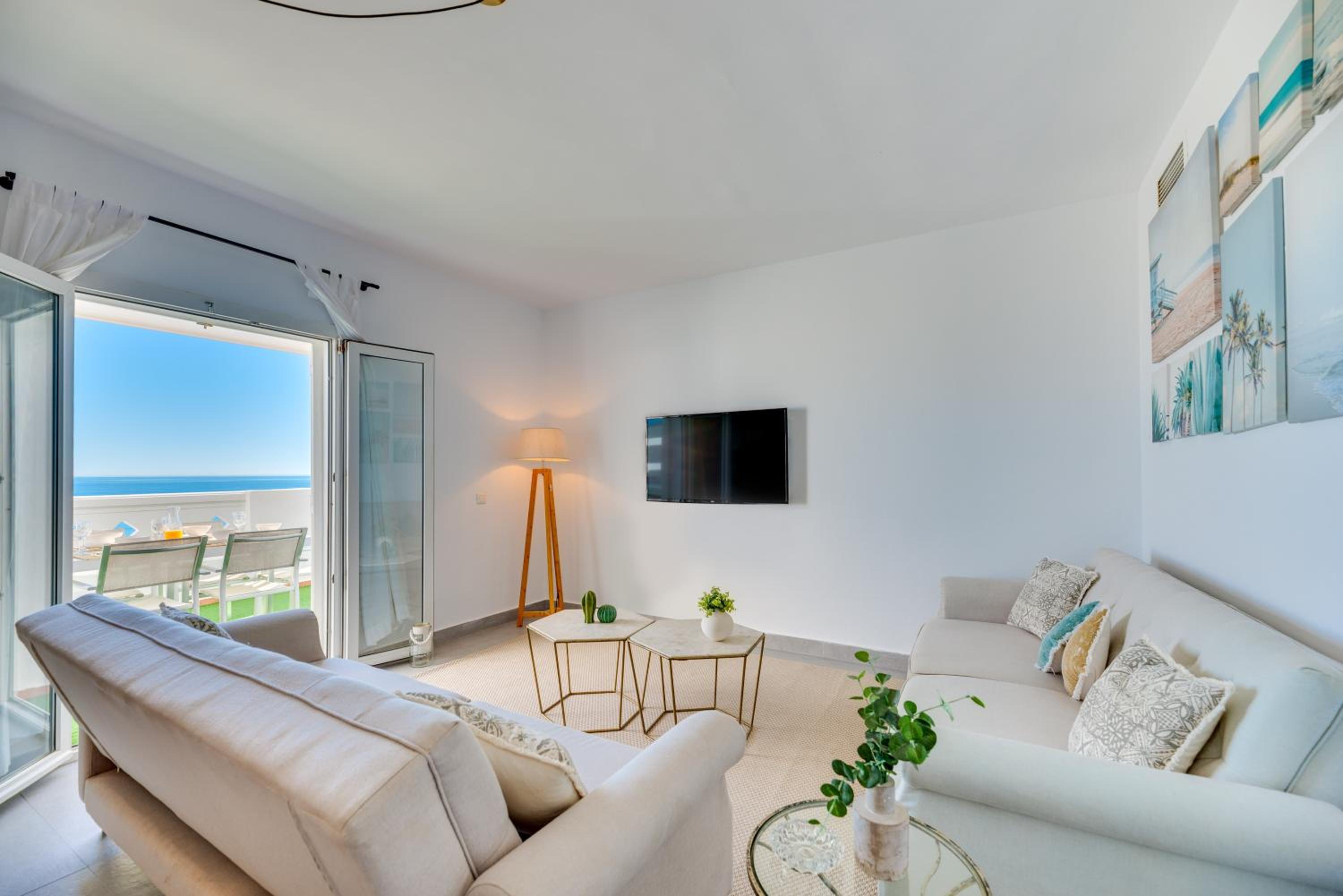 VACATION MARBELLA I Banus Waterfront Penthouse Marina, Sea View, Beachfront