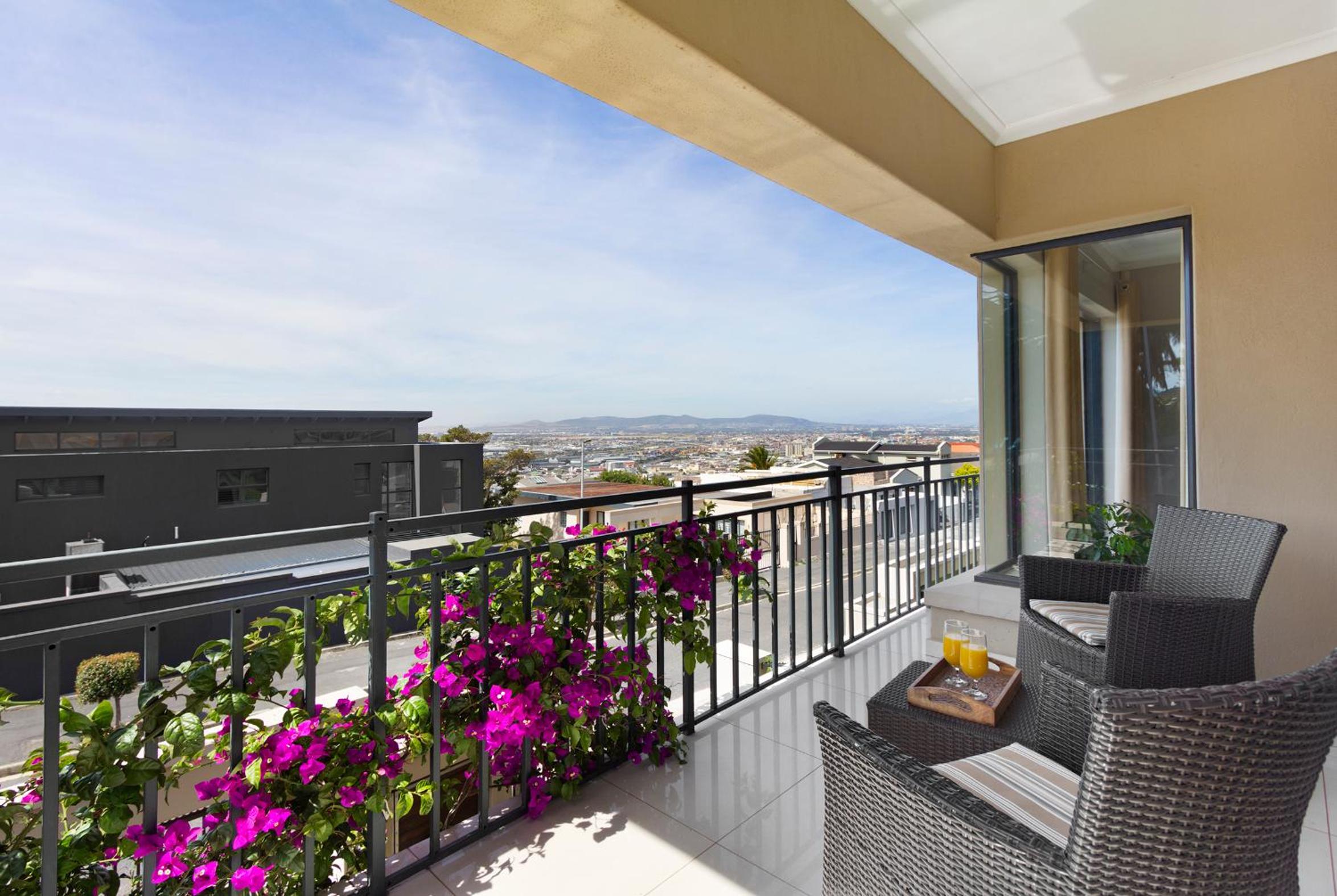 STAR APARTMENTS