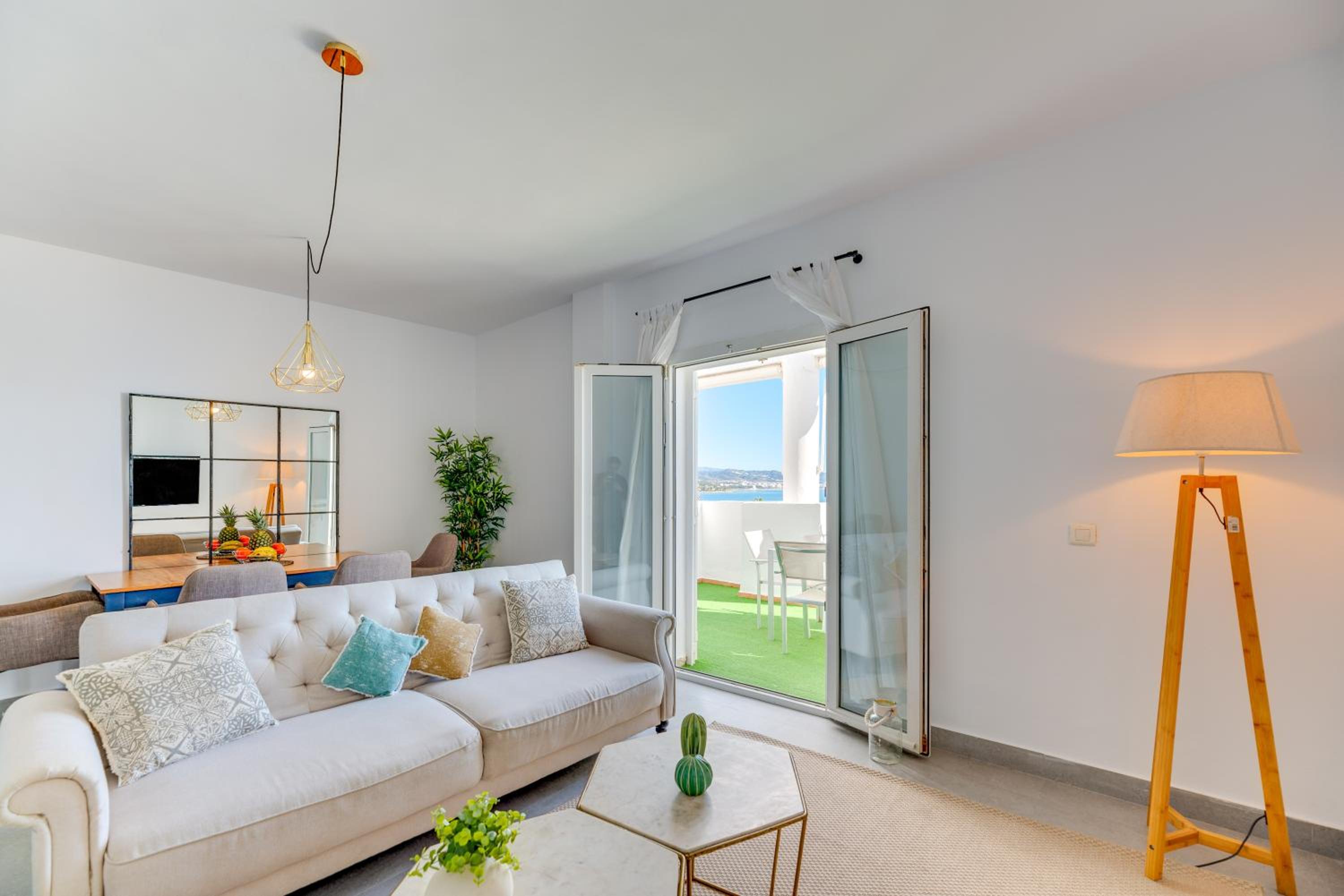 VACATION MARBELLA I Banus Waterfront Penthouse Marina, Sea View, Beachfront