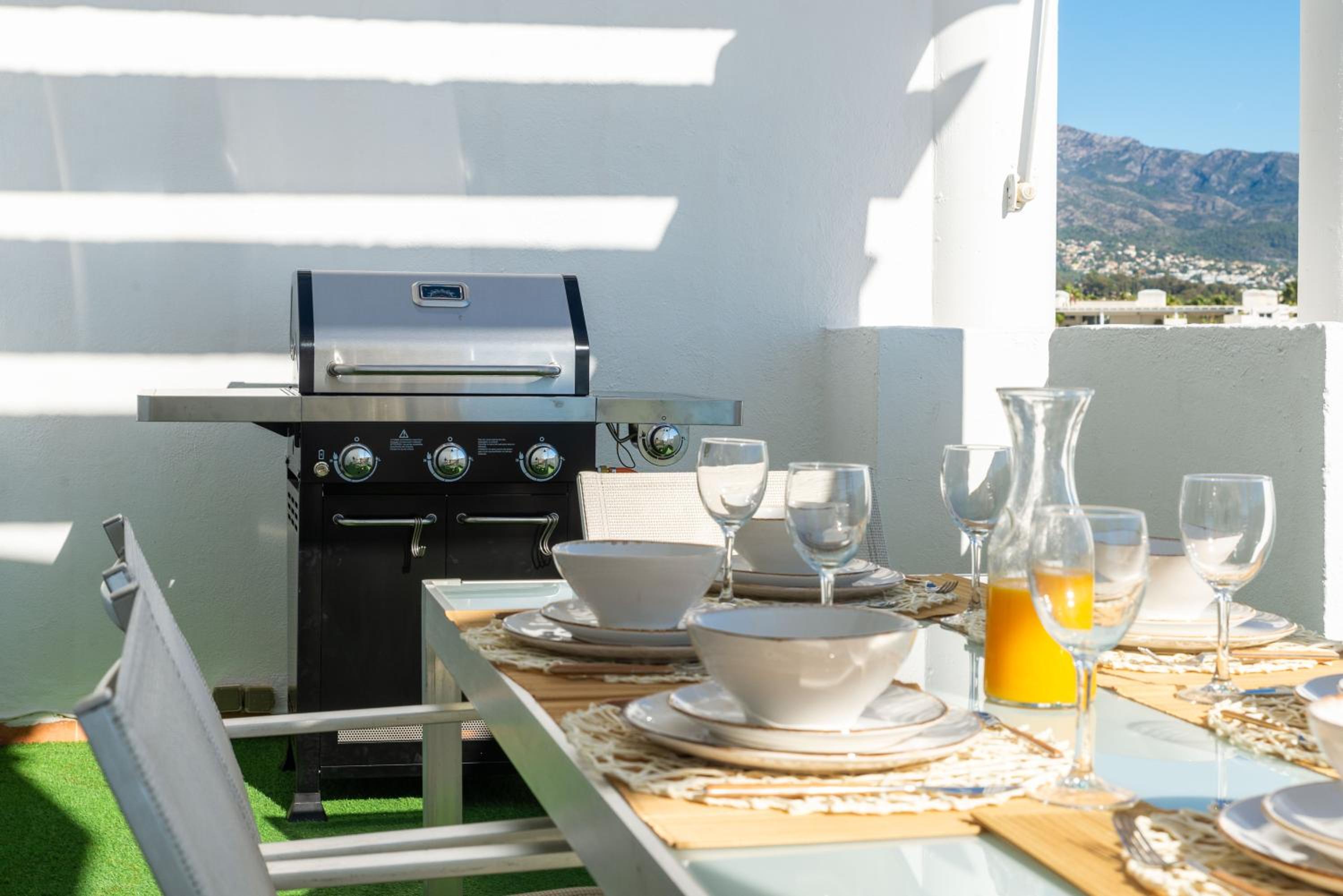 VACATION MARBELLA I Banus Waterfront Penthouse Marina, Sea View, Beachfront