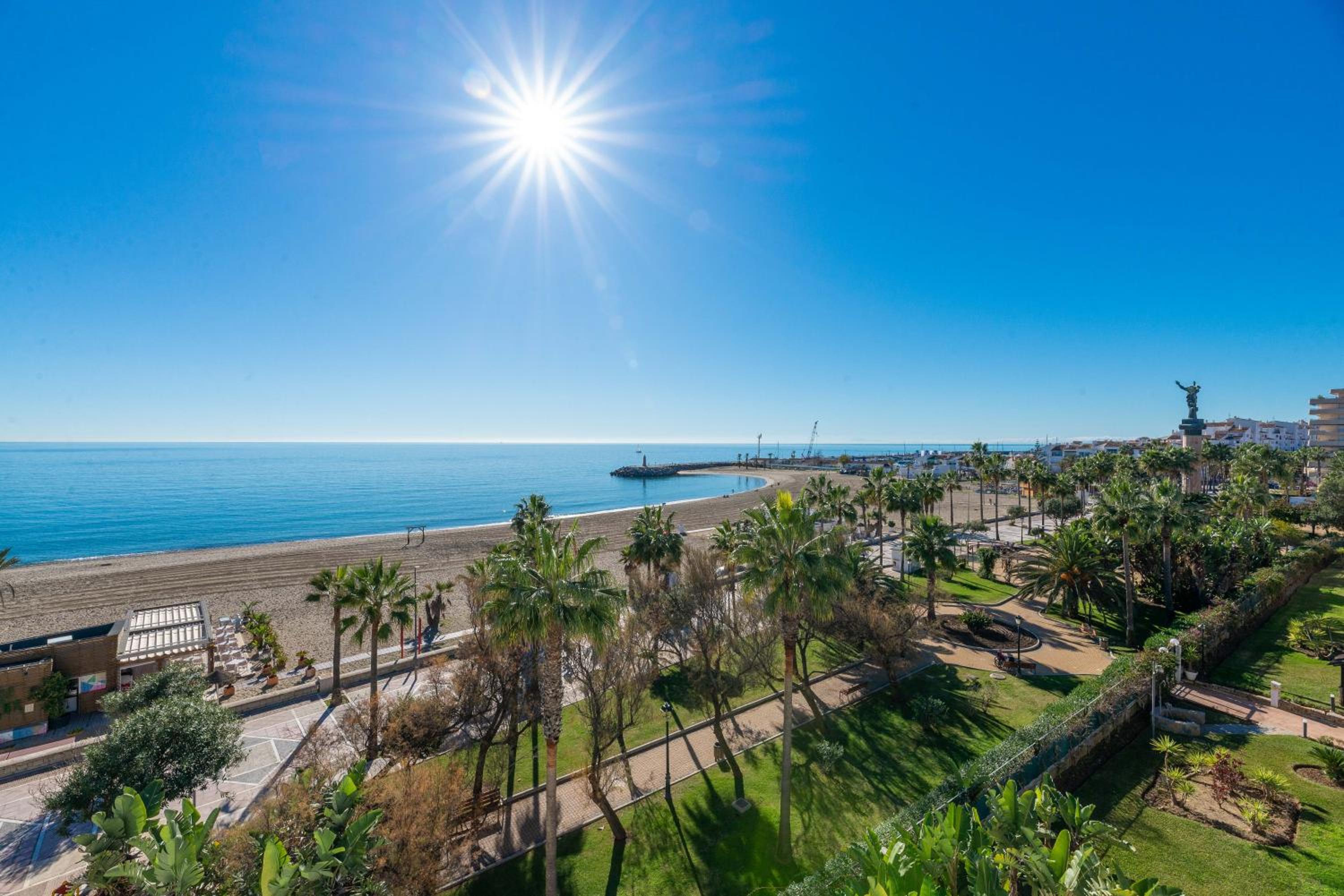 VACATION MARBELLA I Banus Waterfront Penthouse Marina, Sea View, Beachfront