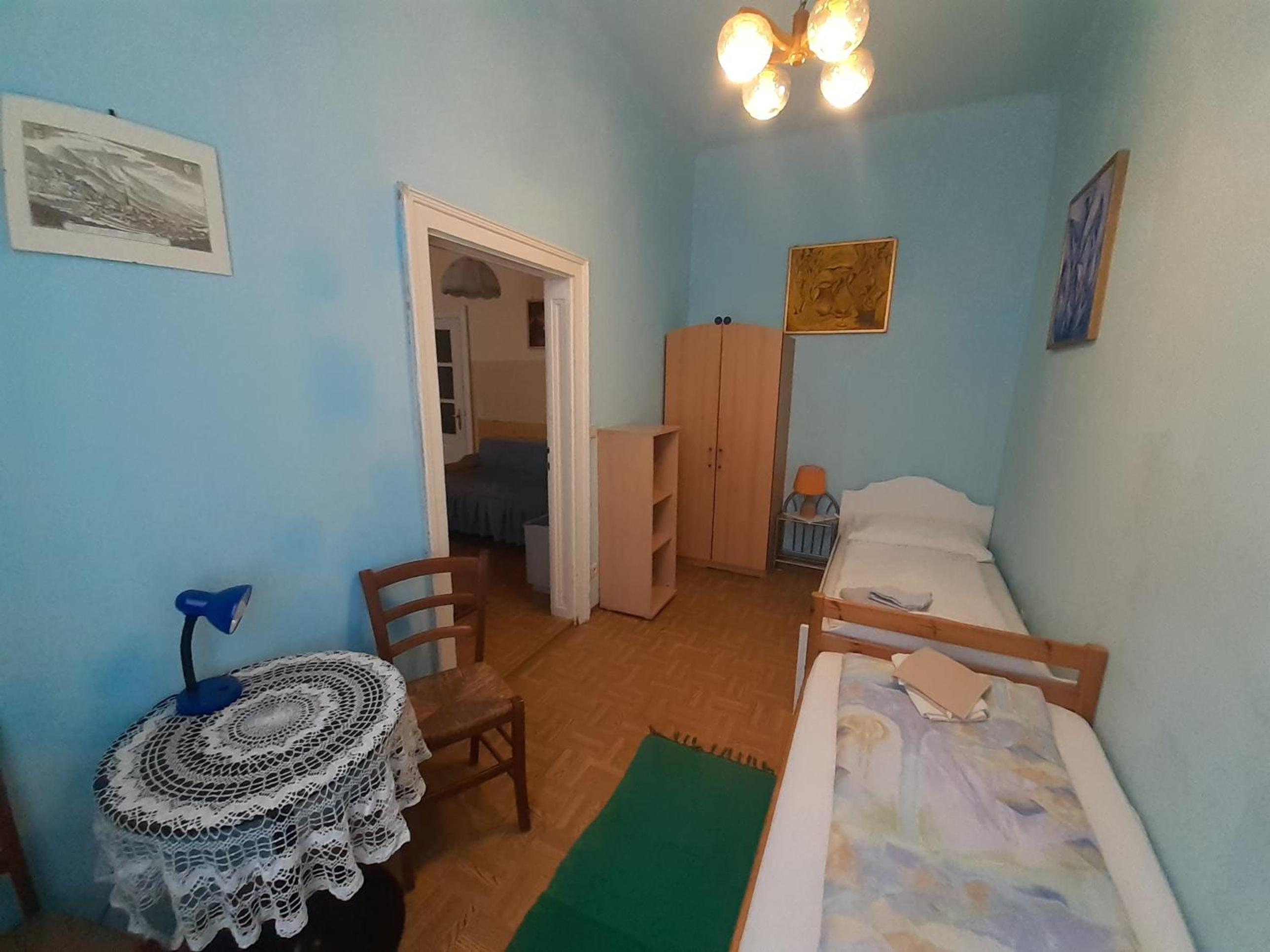 HappyHostel