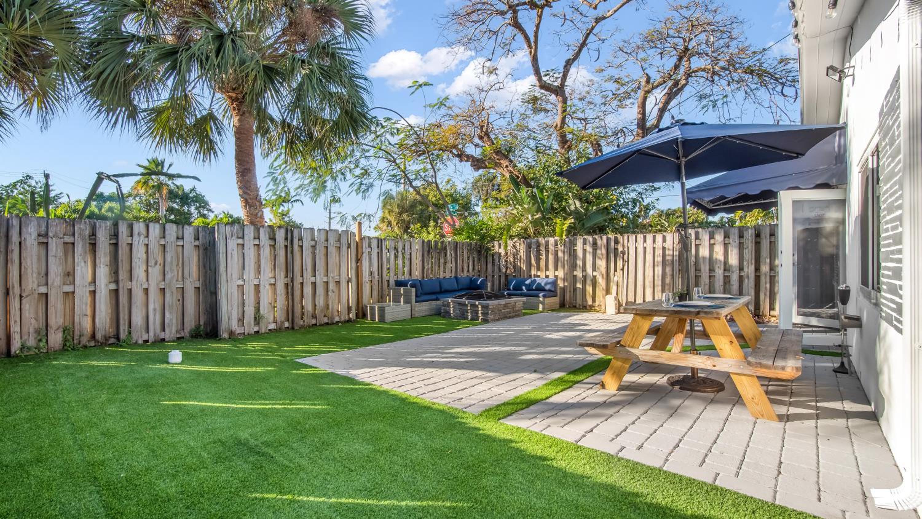 Luxe Modern 2 BDR Near Downtown FTL