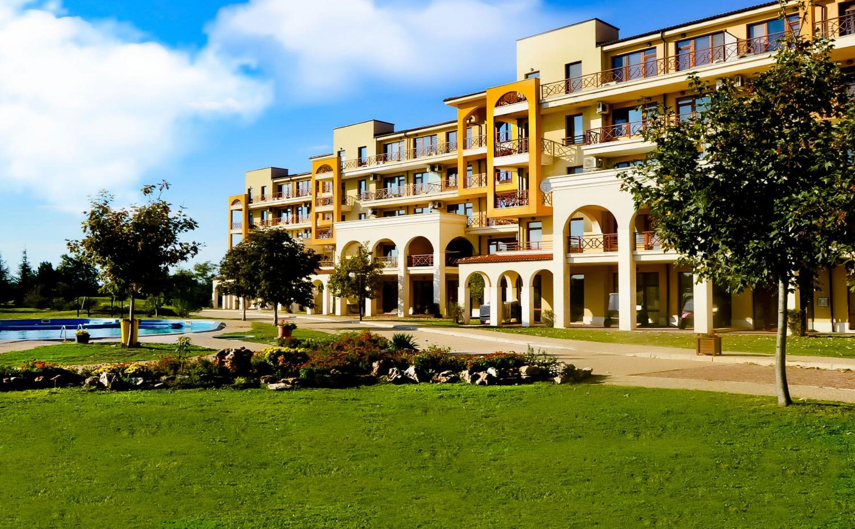 Lighthouse Golf Resort, 75 mp2, with balcony view 2