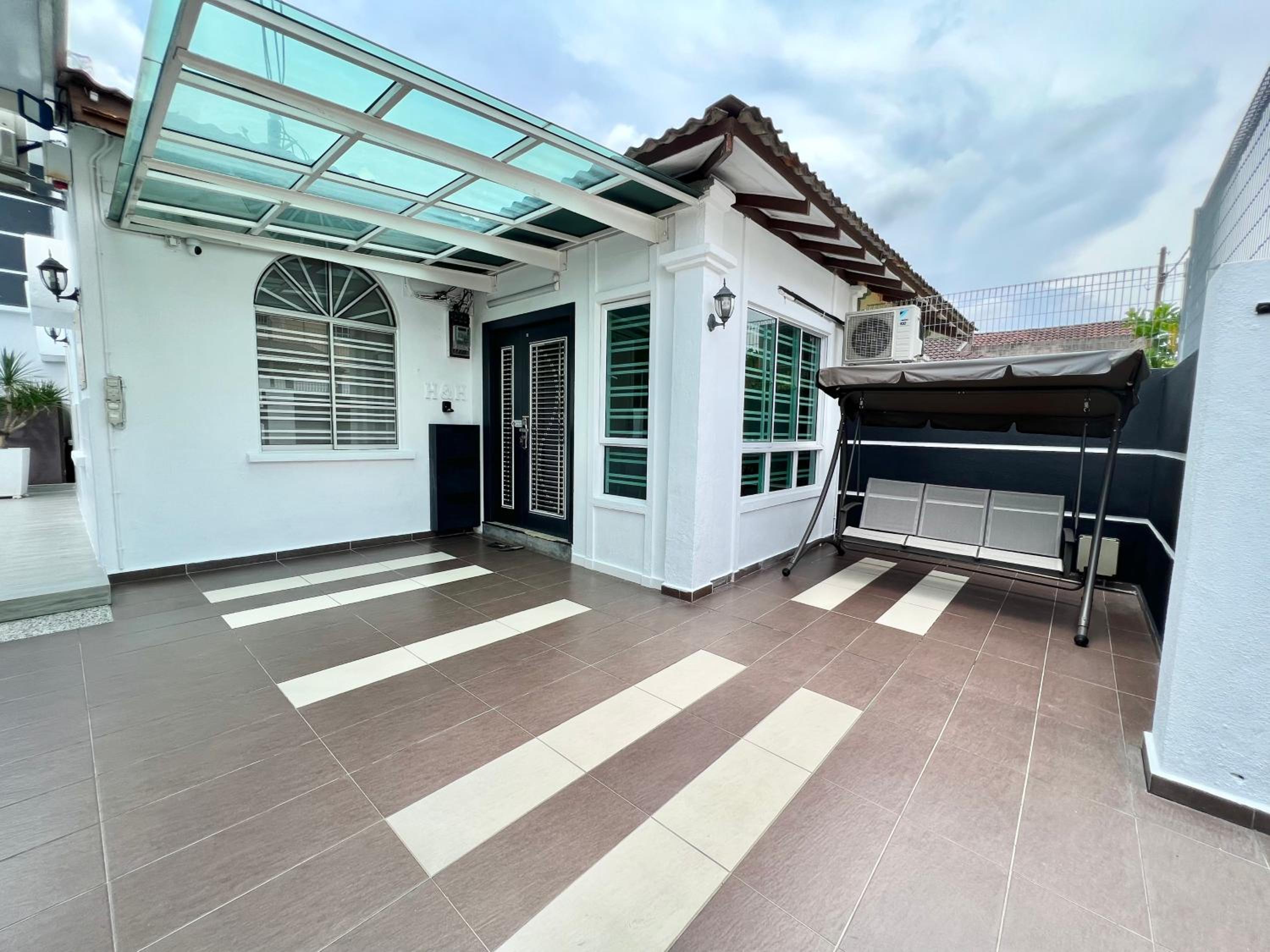H&H 1 Guest House, photo 23