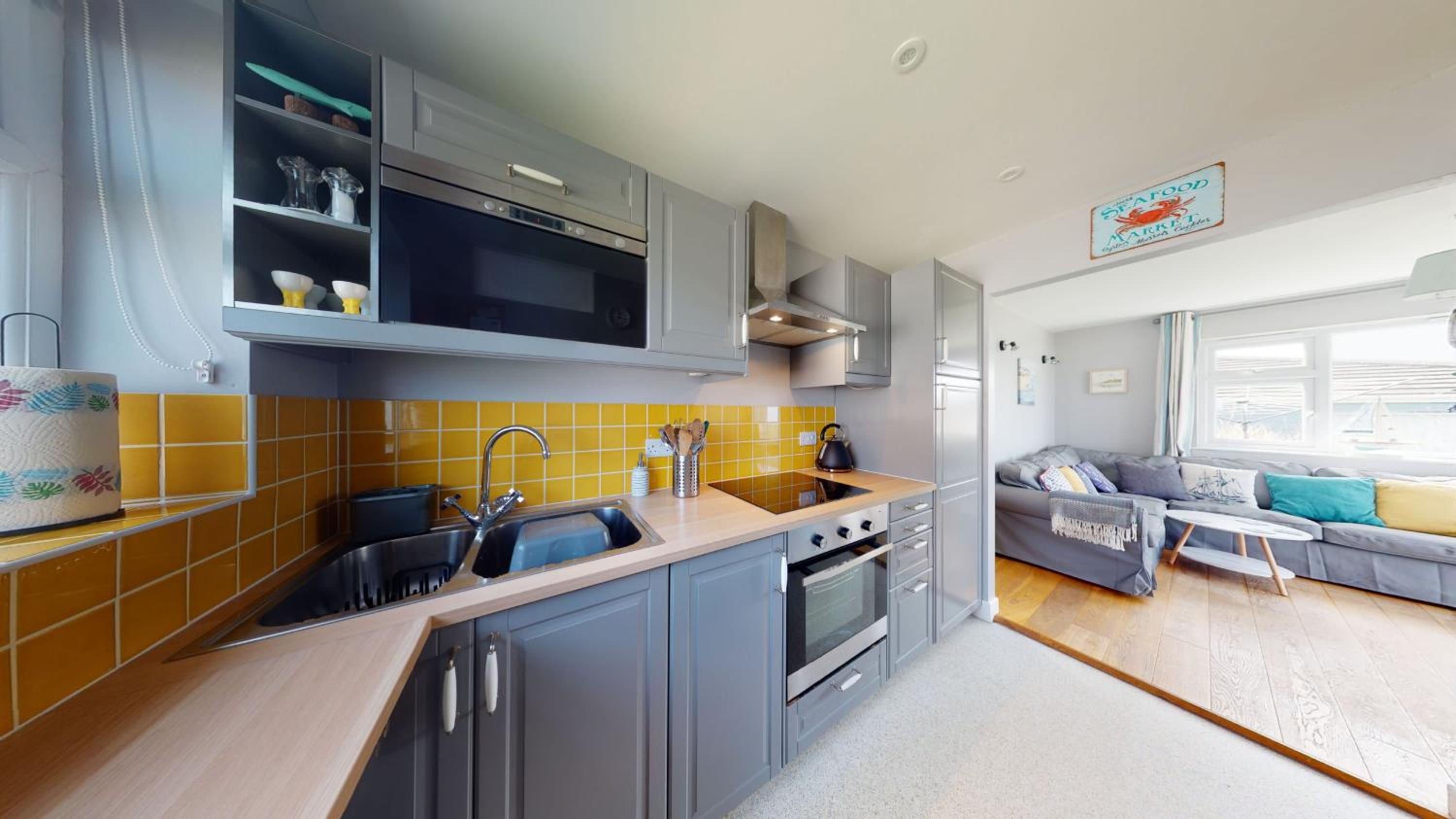 B32 Swiss Chalet, Riviere Towans view 4