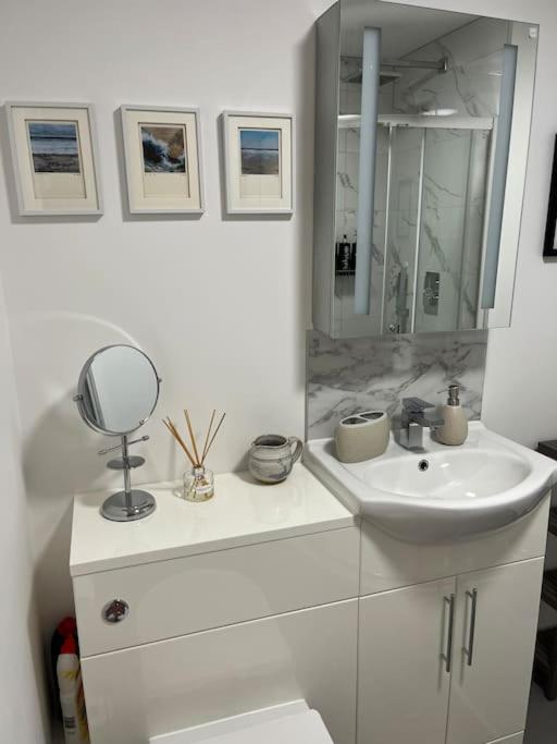 No5 at 53 - 2 bed apartment in Leek, Staffs Peak District view 2