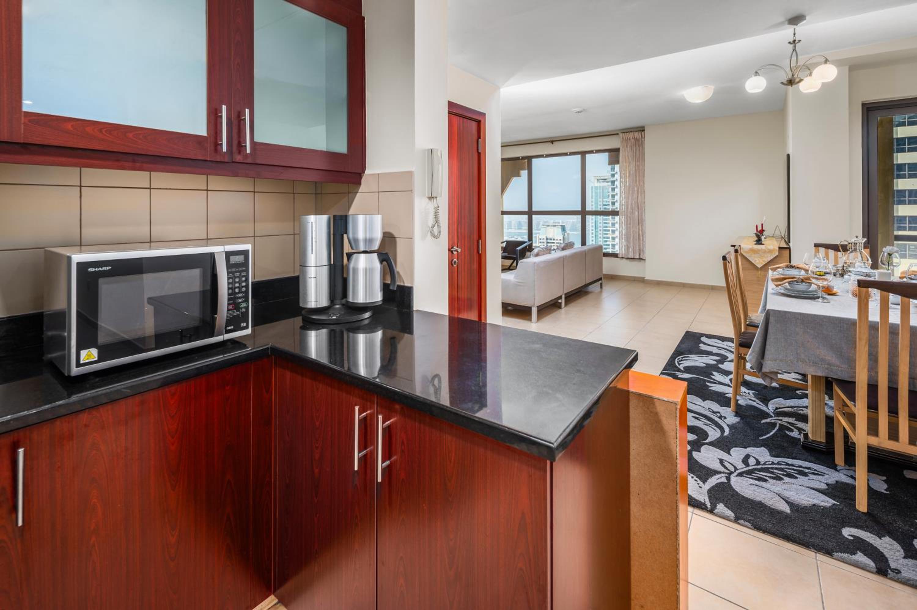 Lovely 2-bed condo in JBR - 5 mins from beach - Palm View!