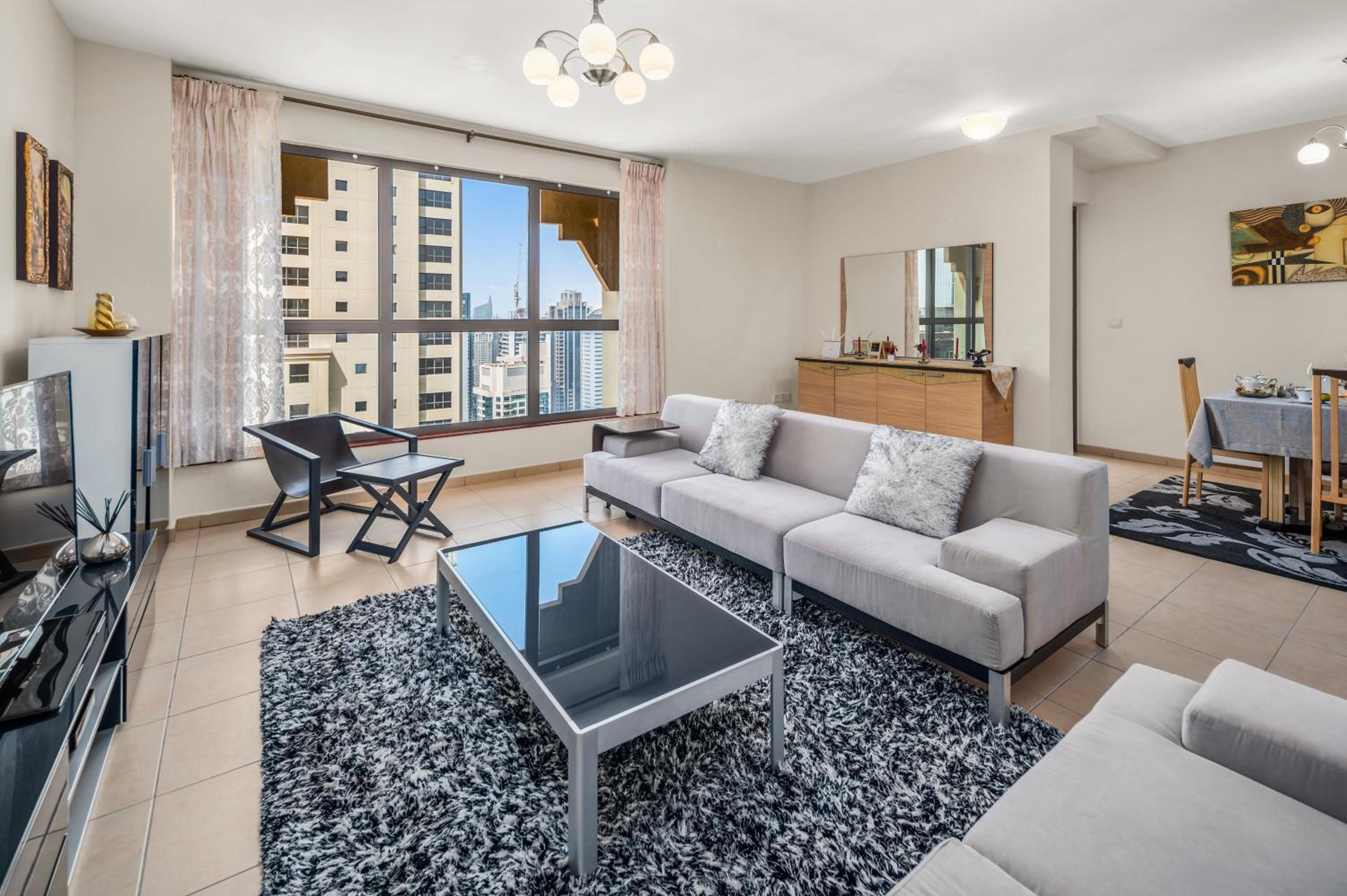 Hotel Lovely 2-bed condo in JBR - 5 mins from beach - Palm View! - Image 1