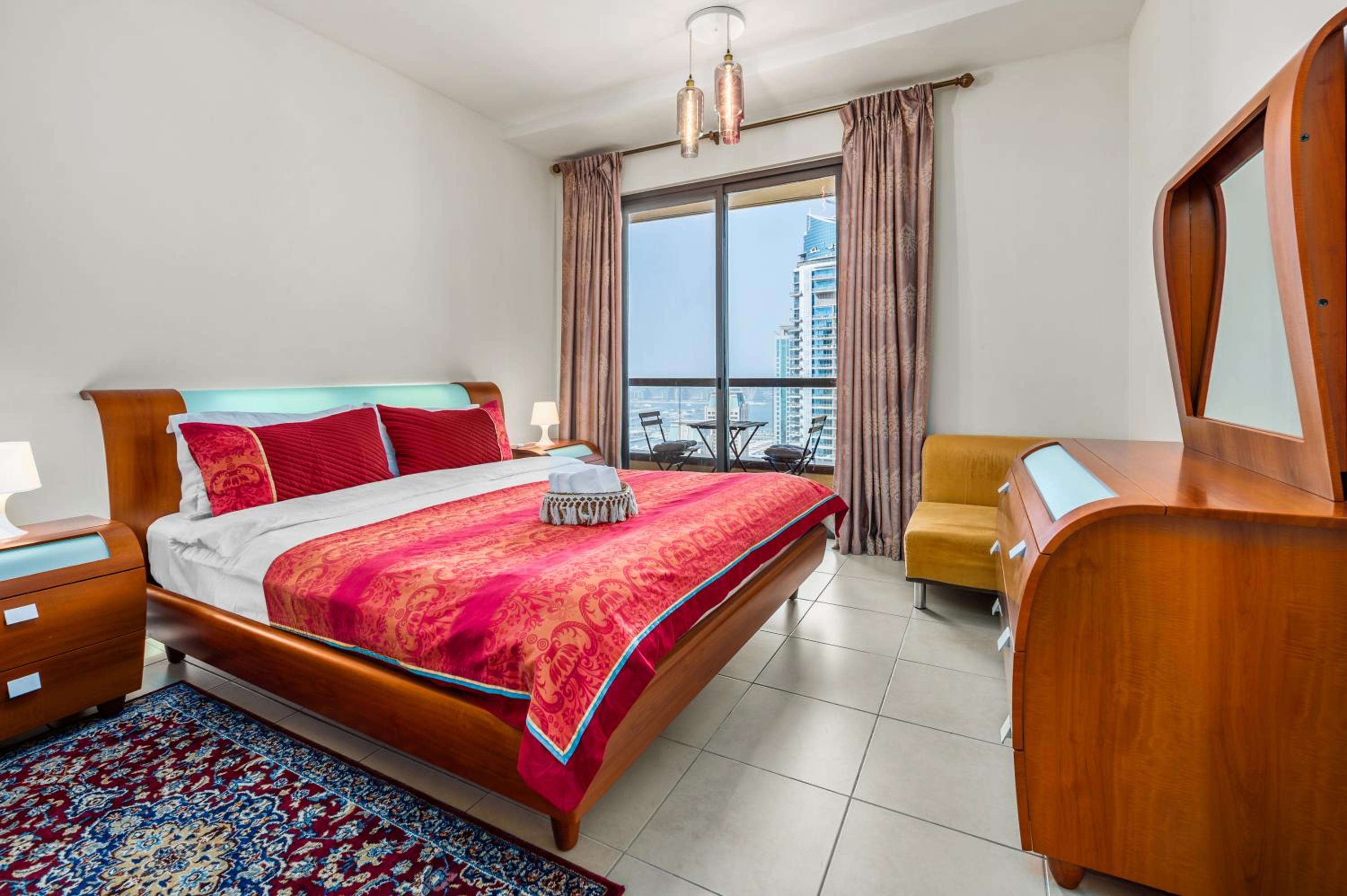 Lovely 2-bed condo in JBR - 5 mins from beach - Palm View!