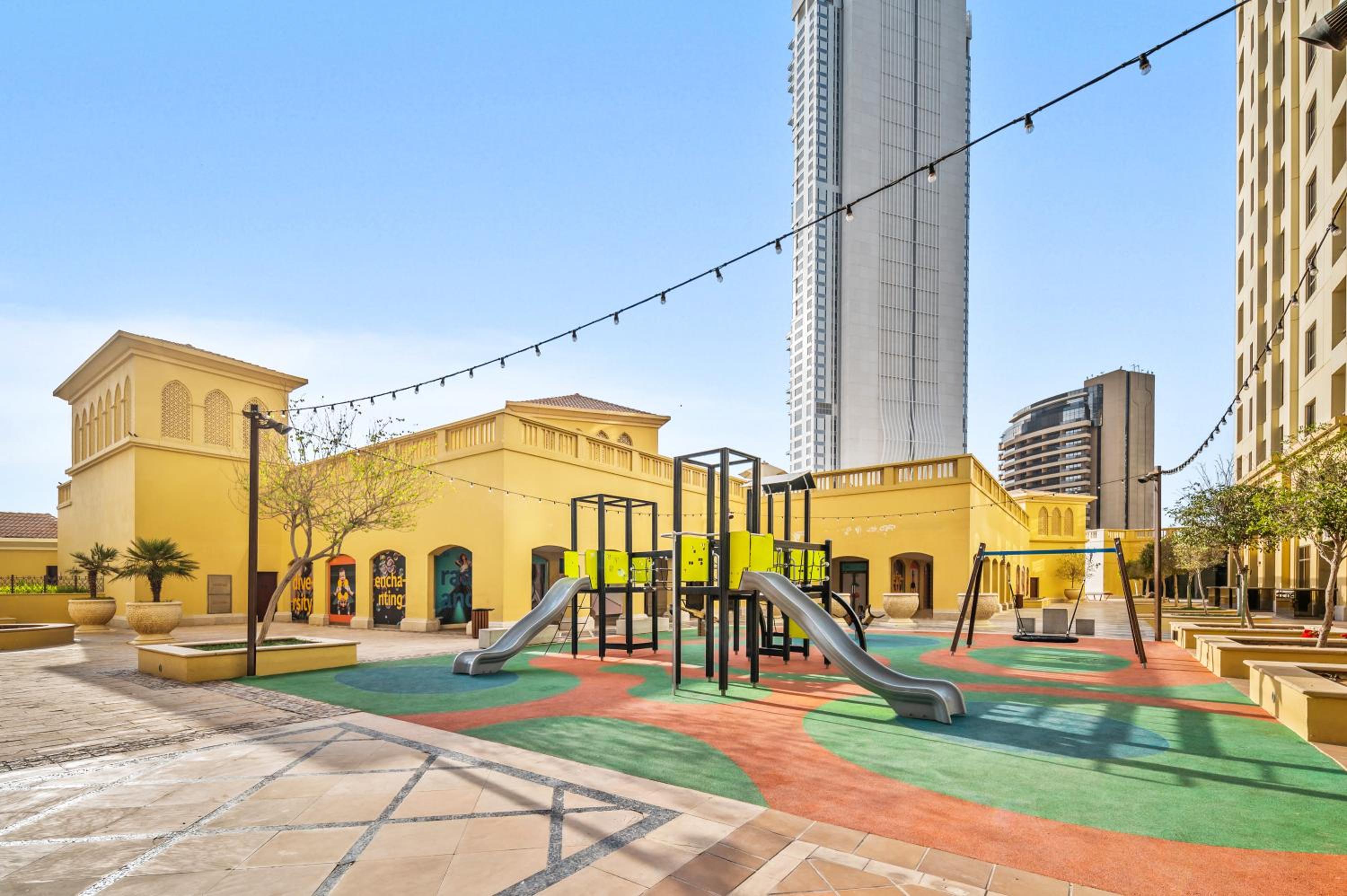 Lovely 2-bed condo in JBR - 5 mins from beach - Palm View!