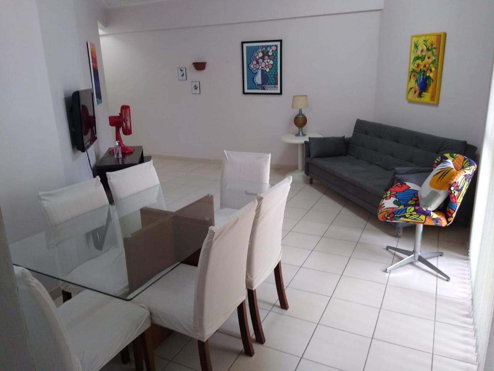 Apartamento em Pitangueiras - 100 metros da praia