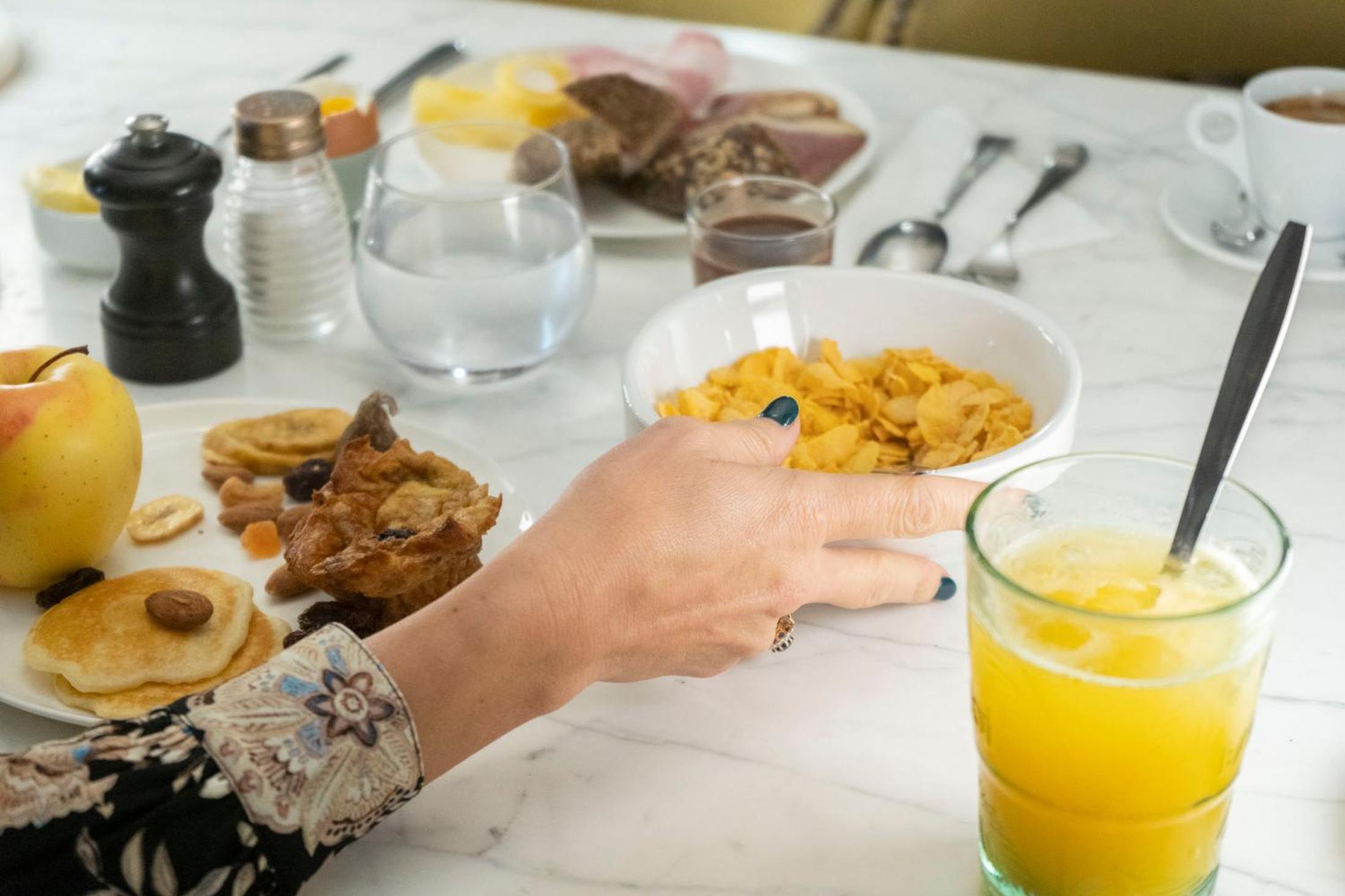 breakfast buffet