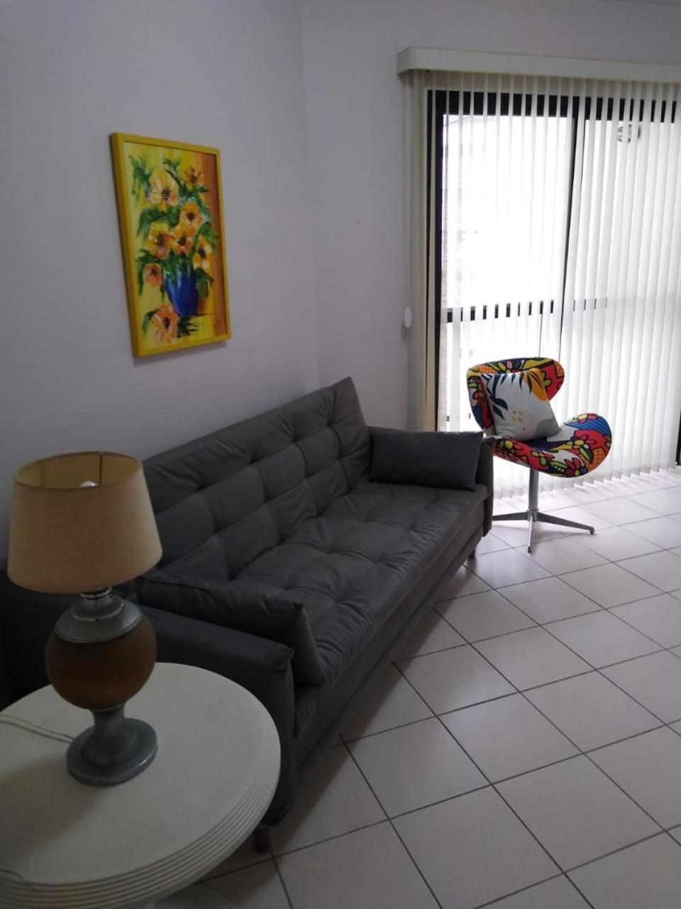 Apartamento em Pitangueiras - 100 metros da praia