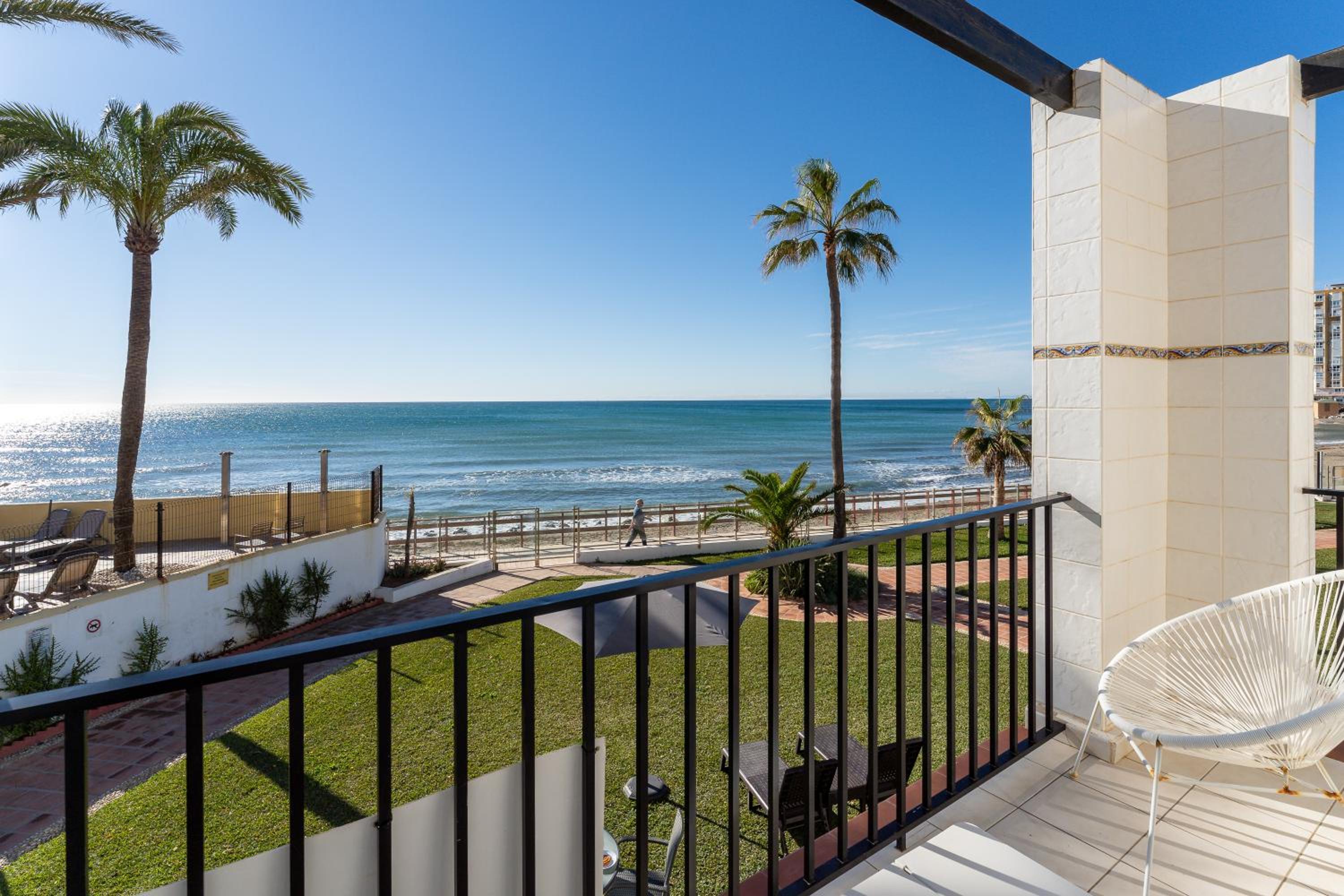 Sea Front Beach House Macarena C photo 2