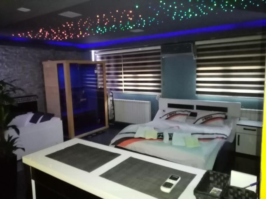 hotel room