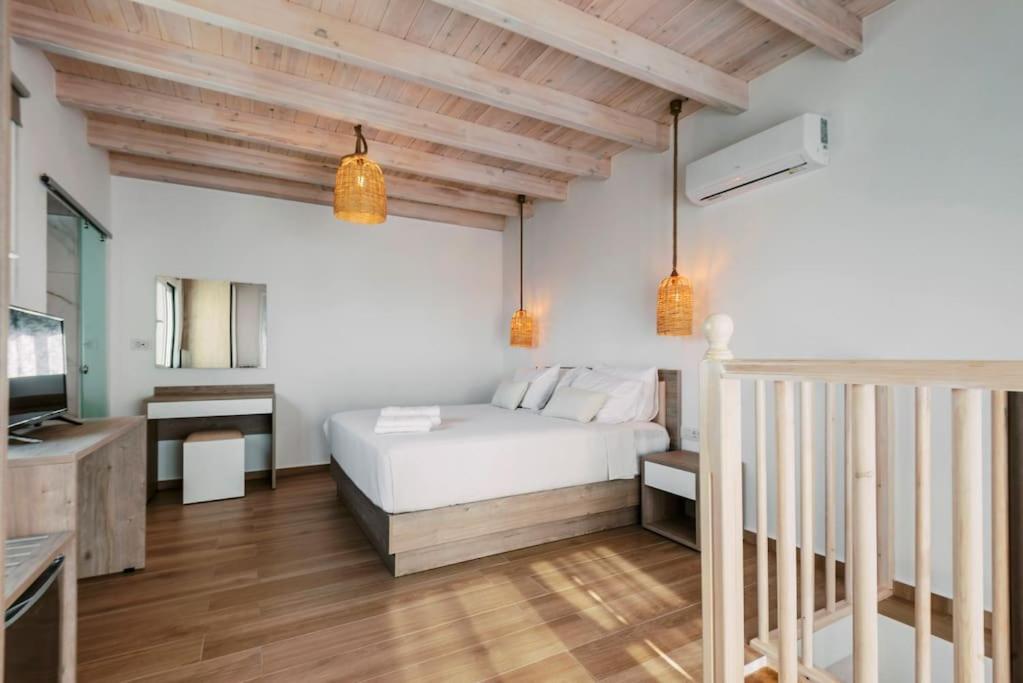 Ialyssos Vacations - Myrovolos luxury Eneida's house - Property Image 2