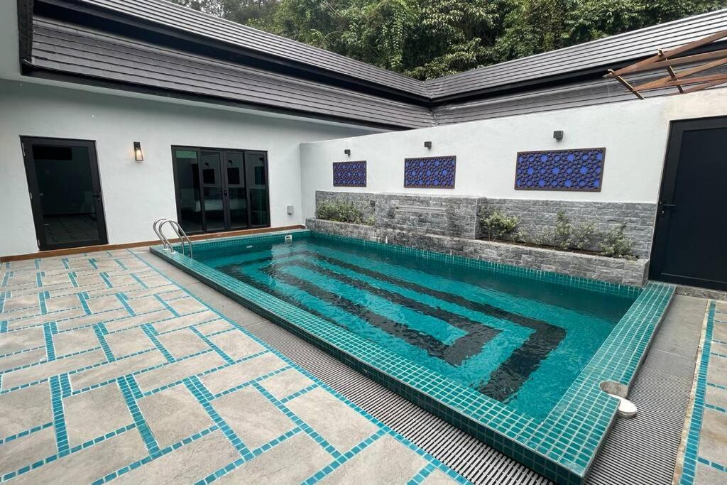 Charis Janda Baik Semi-D Villa 5:3 Bedrooms + Pool photo 1