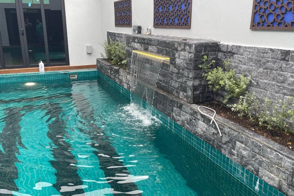 Charis Janda Baik Semi-D Villa 5:3 Bedrooms + Pool photo 8