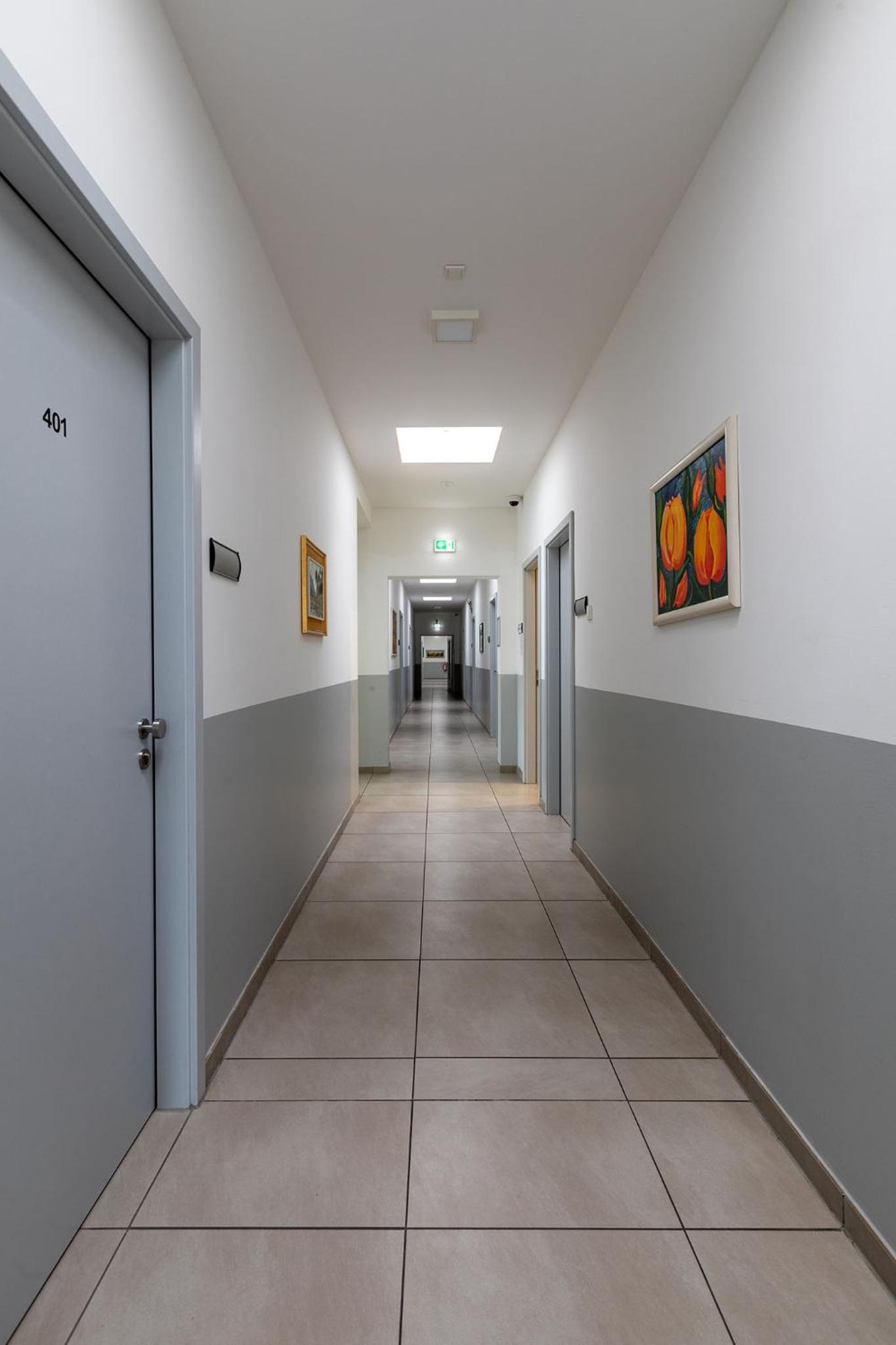 BOARDINGHOUSE KAYSER Günstige Monteursunterkunft, Monteurwohnung in Hanau bei Frankfurt am Main und Aschaffenburg, KOSTENFREIE PARKPLÄTZE!