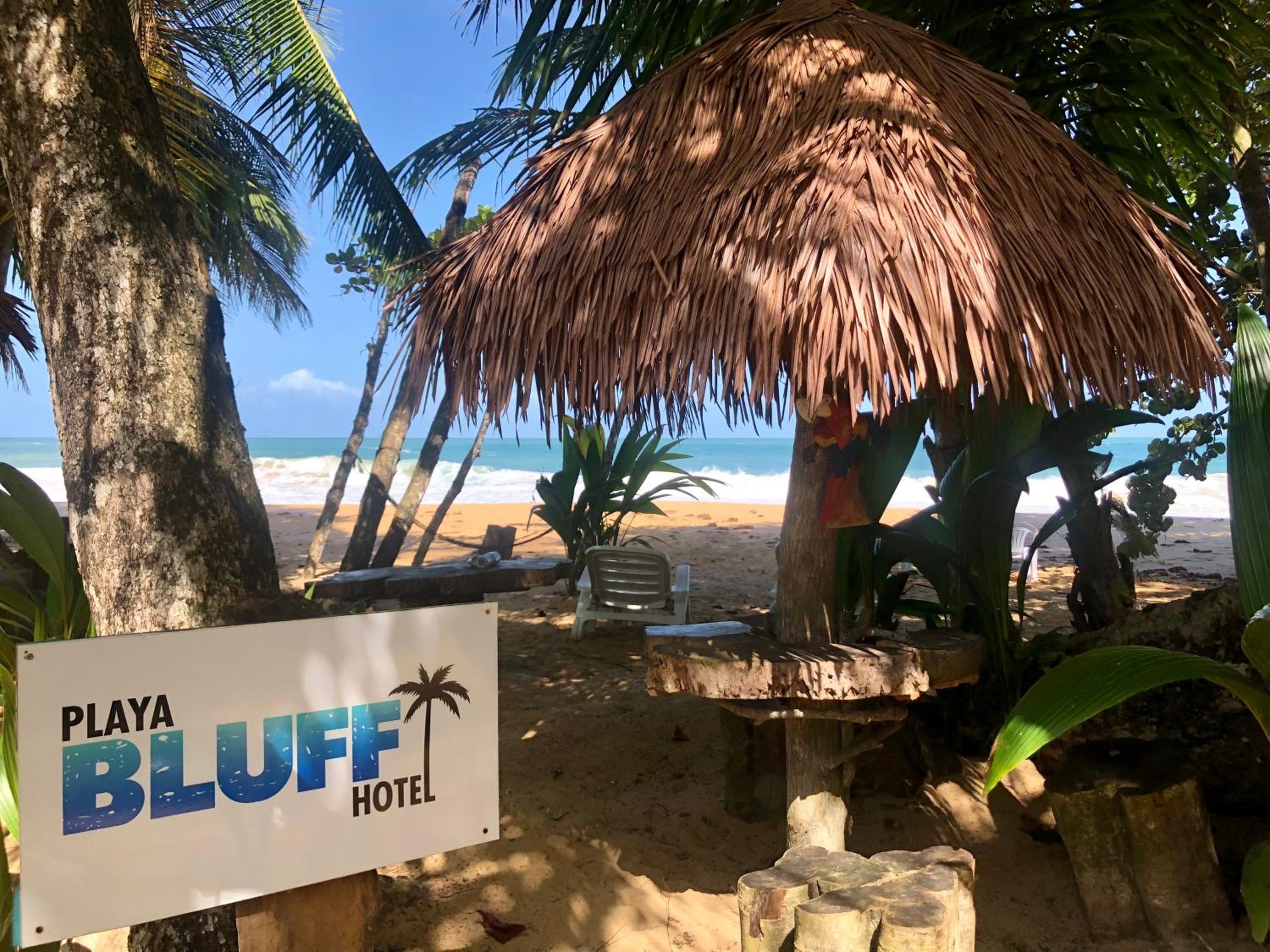 Playa Bluff Lodge