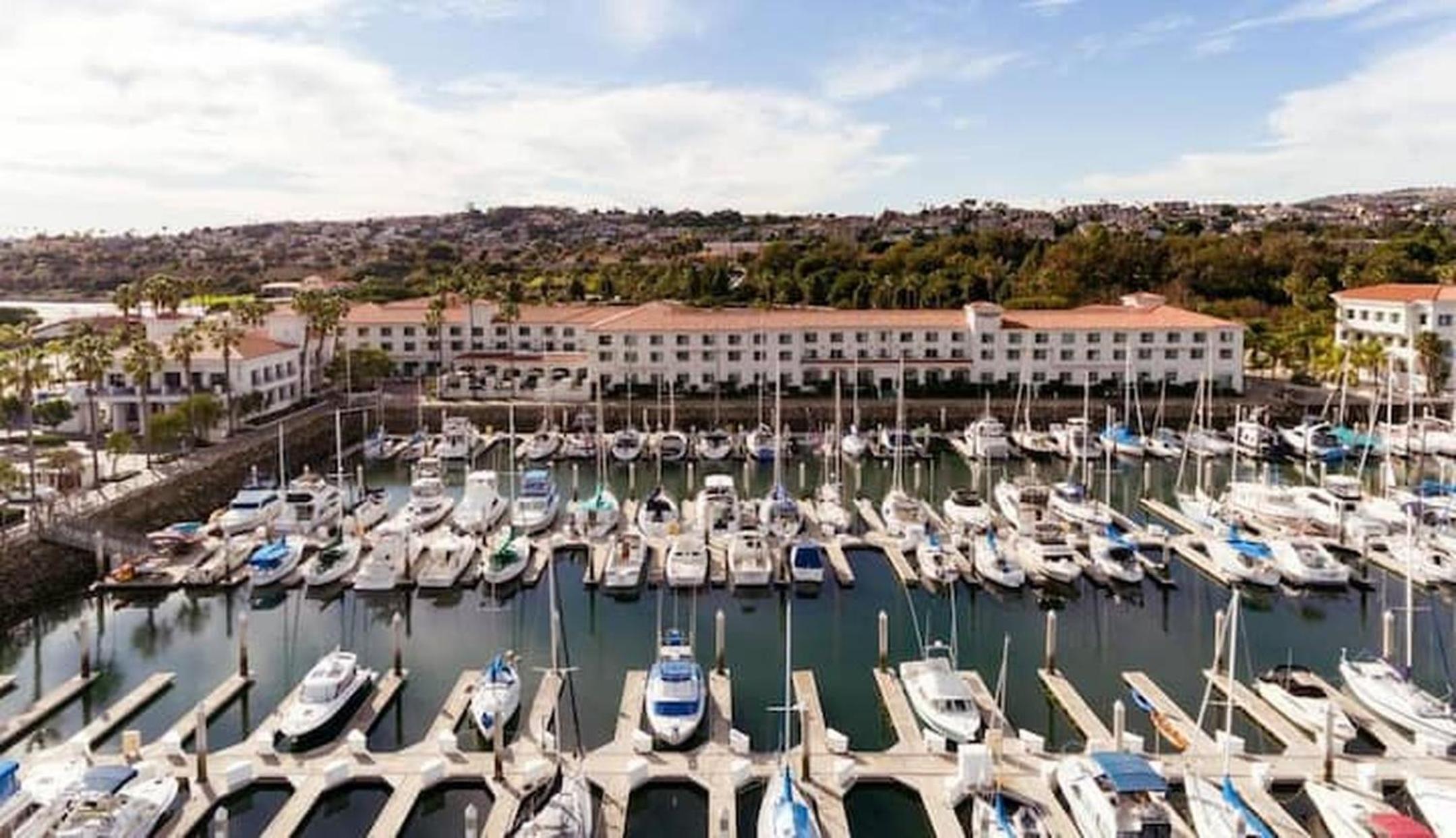 Hotel Modern San Pedro Home Sleeps 12