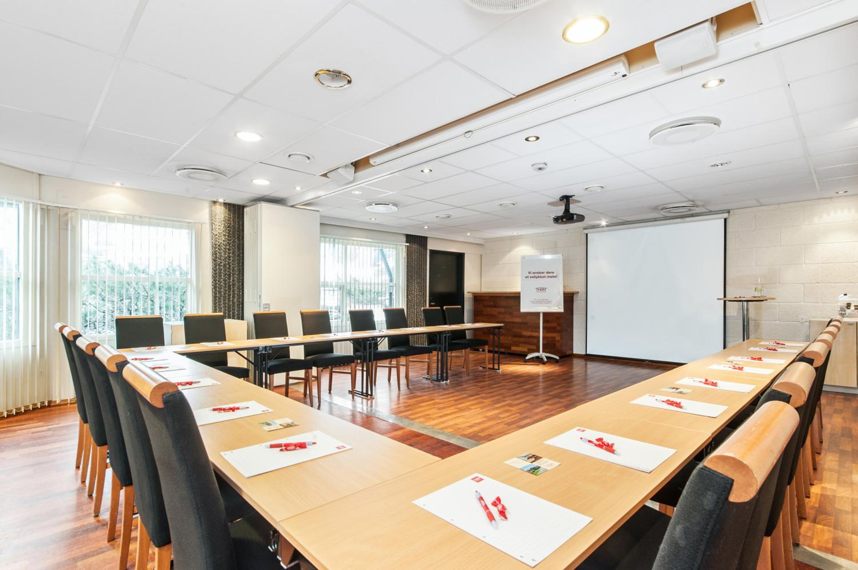 Sandnes Vacations - Thon Hotel Sandnes - Property Image 4