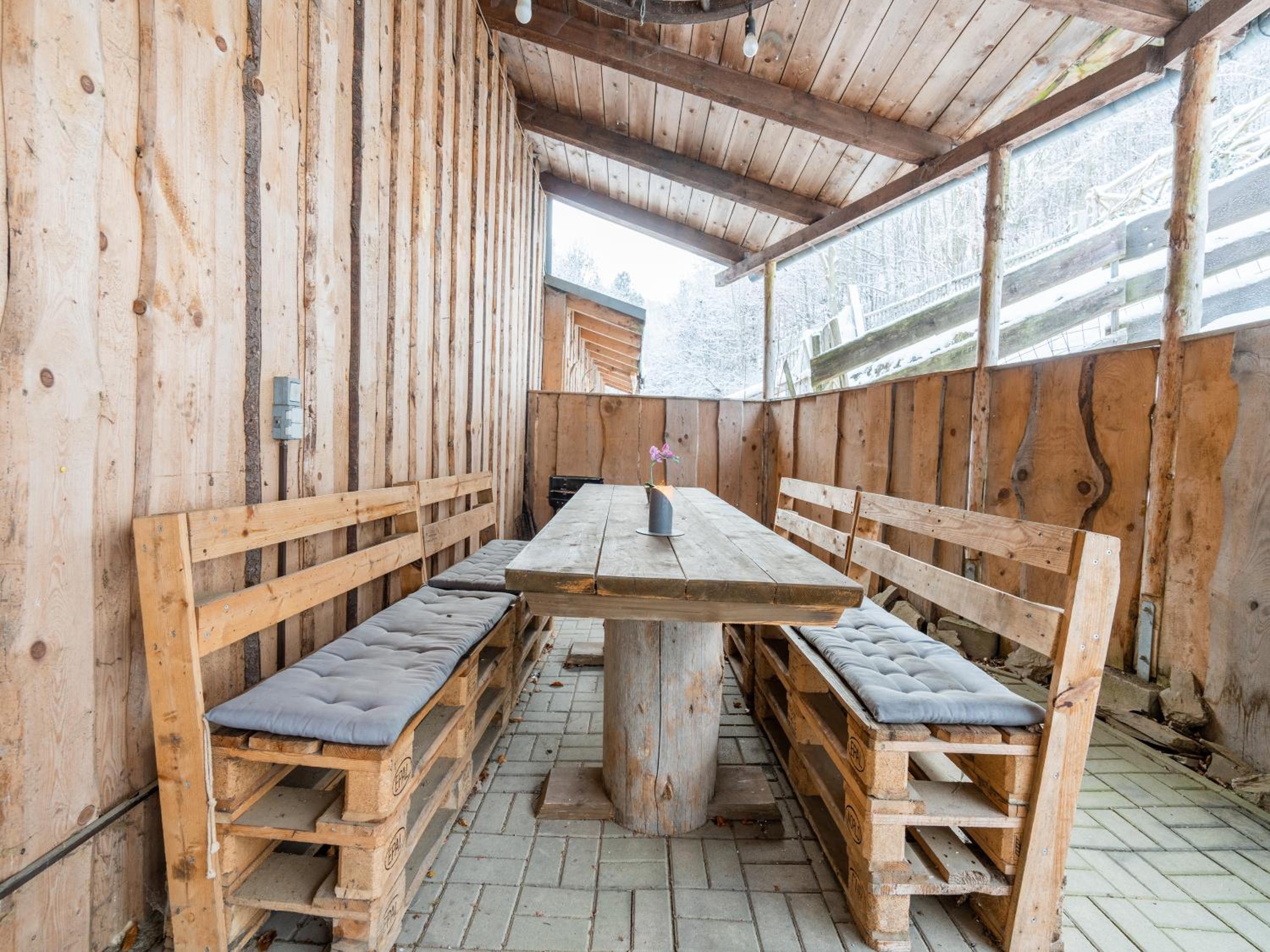 Große Wohnung am Bach