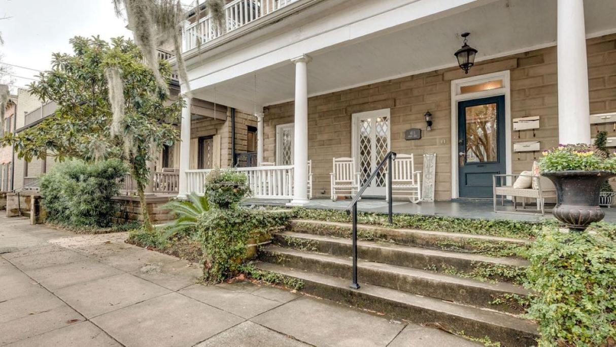 Comfortable Escape in Historic Downtown Savannah view 3