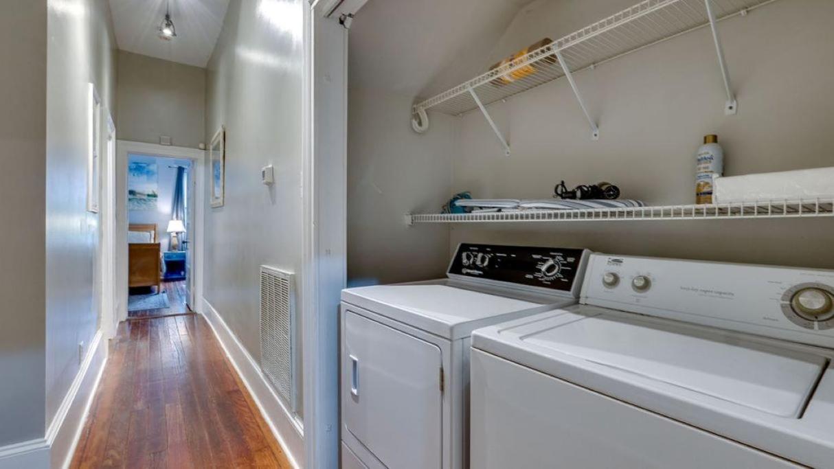 Comfortable Escape in Historic Downtown Savannah view 5