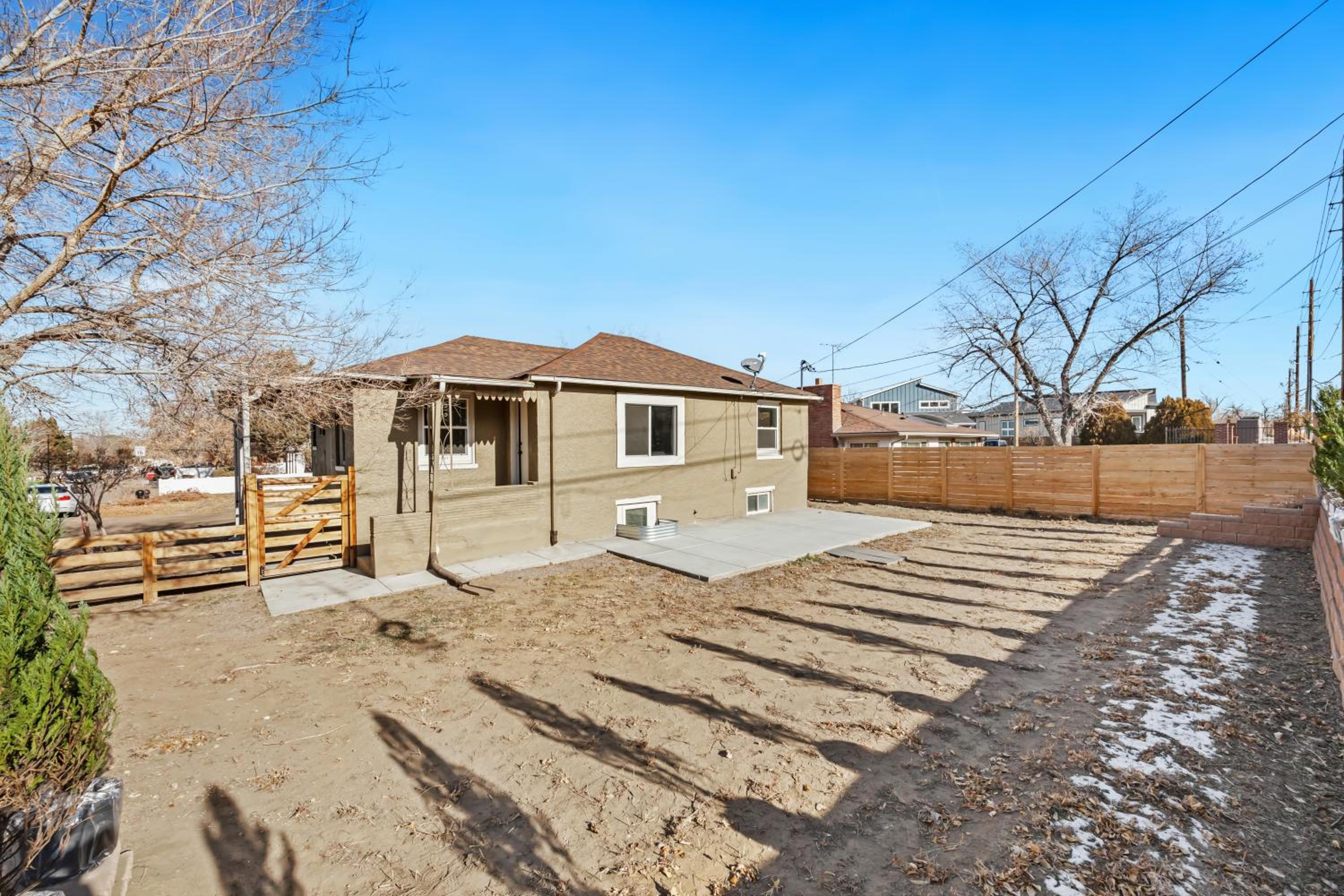 Peaceful Home w/ 4BR, Big Yard and amazing art view 2