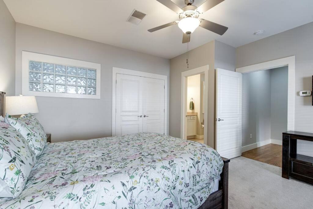 3-Story West End Condo | Free Garage Parking | Near Vanderbilt Medical view 4