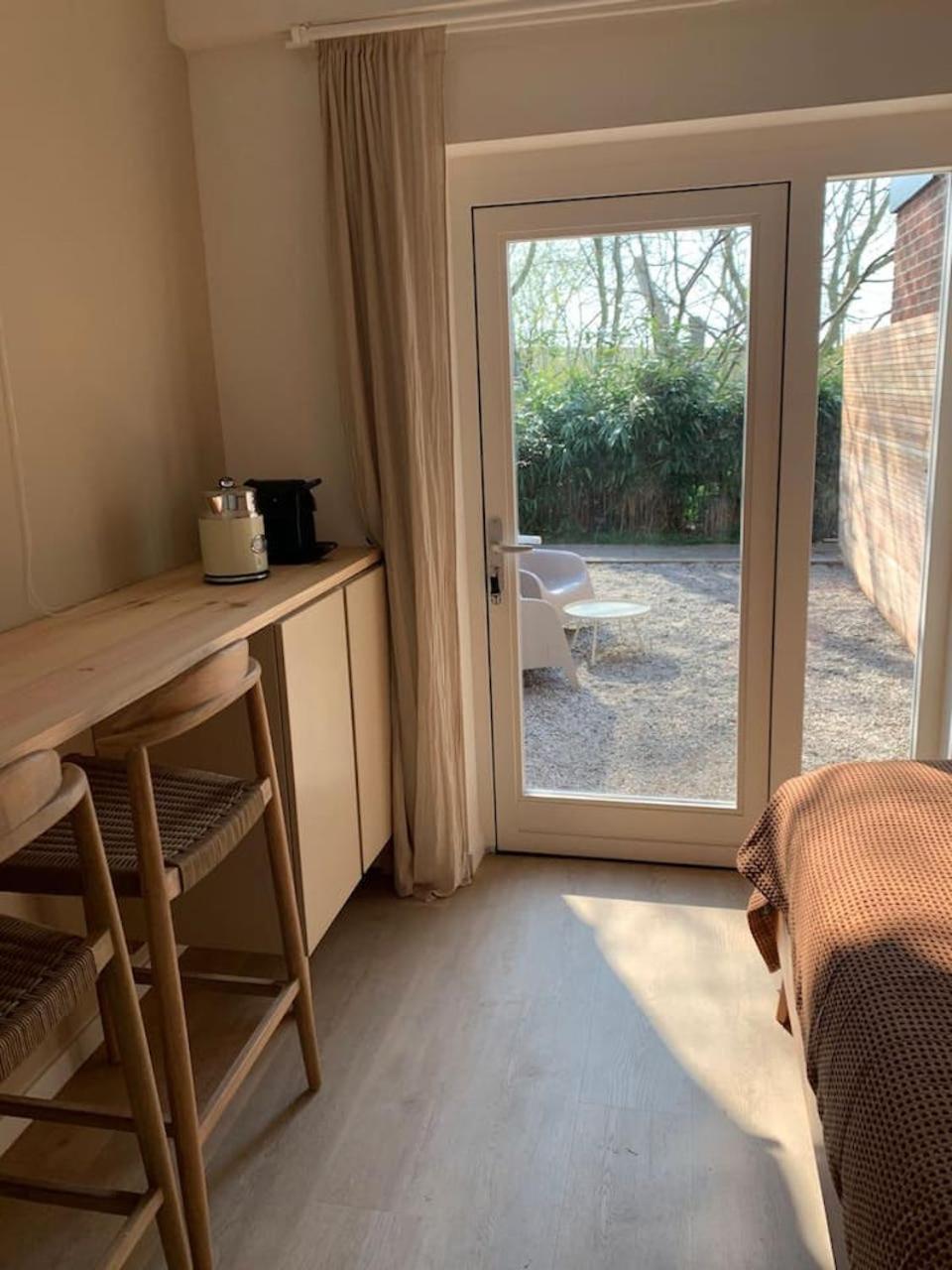 Guest room with terrace at the Wadden Sea view 2