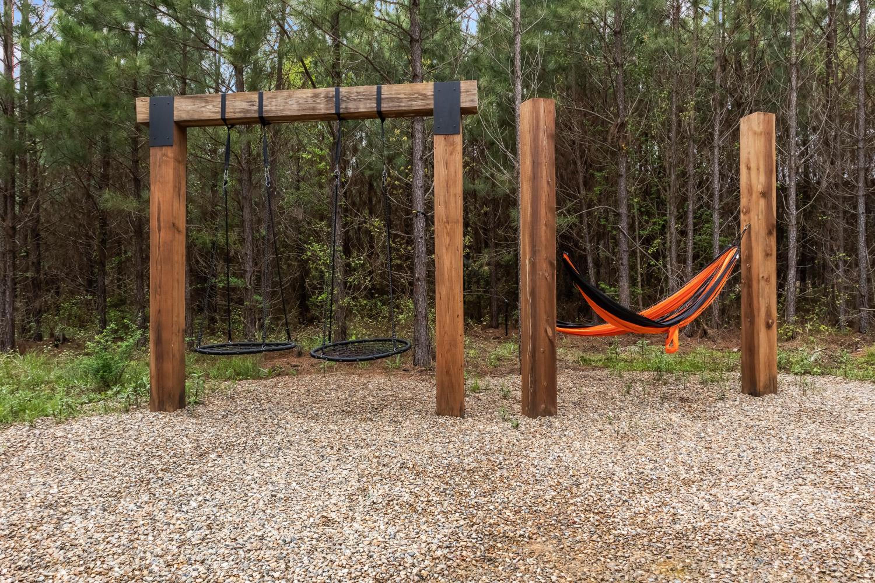 Brand New! Geauxin' All Inn, Fireplace, Hot Tub, Swings, Free Firewood view 5