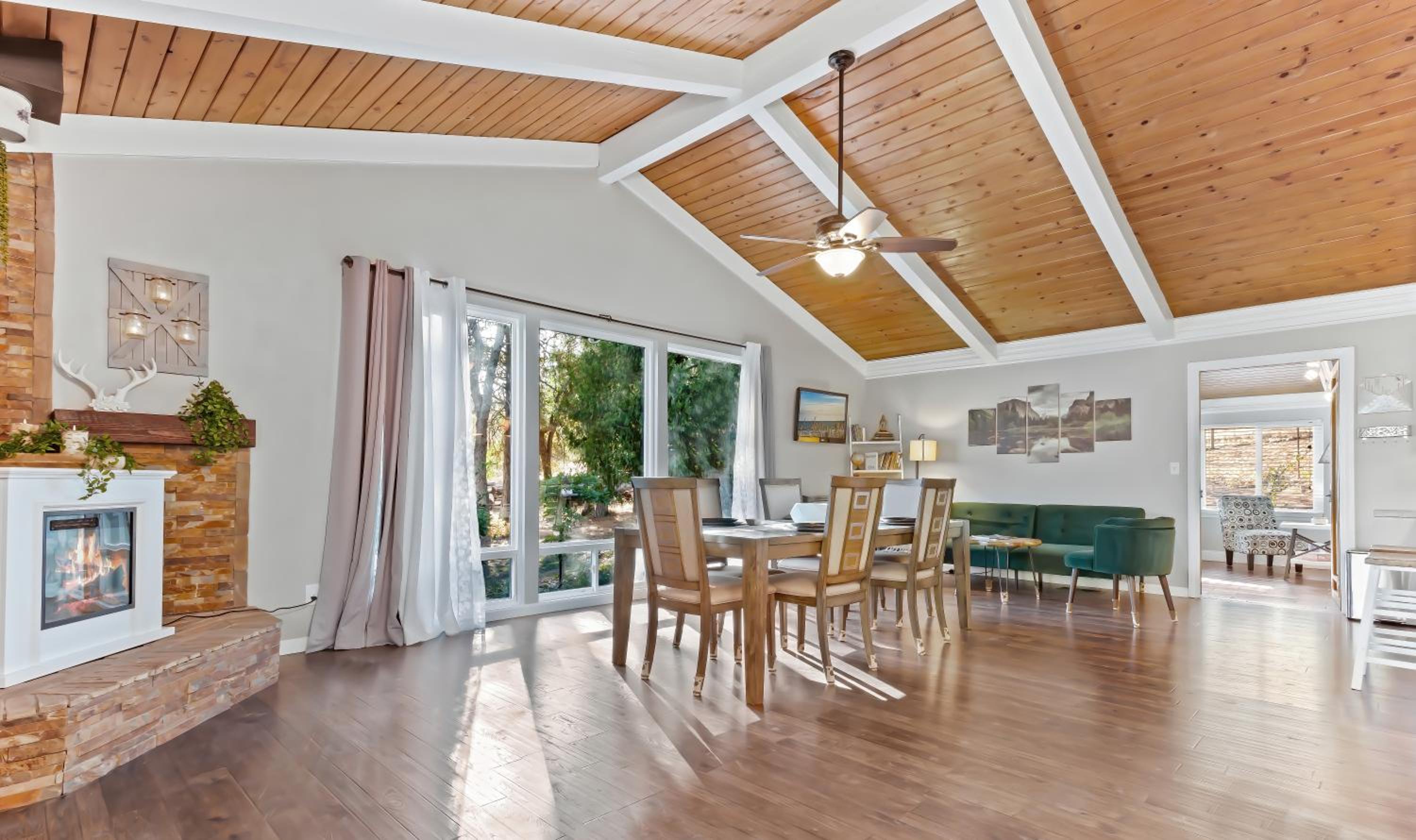 Fully-Stocked, Pet-friendly, Relaxing Home Near Yosemite and Bass Lake view 4