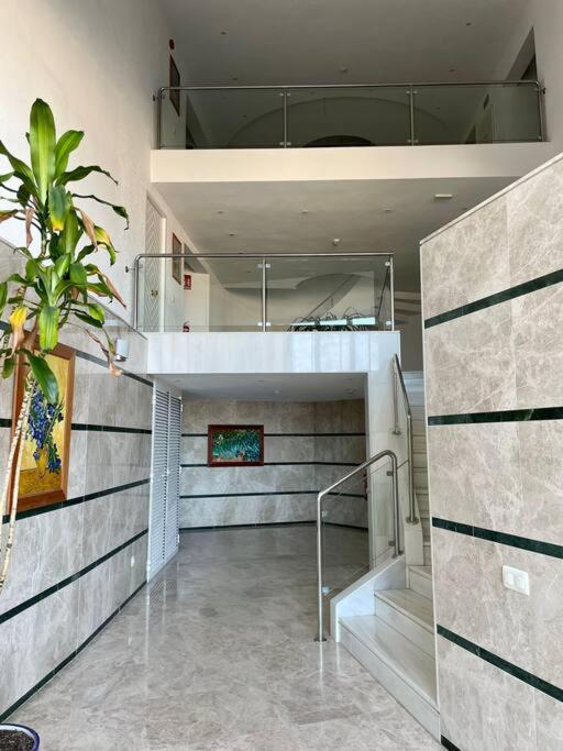 Couples Only, beautiful 1 Bedroom Apartment in Victoria Building