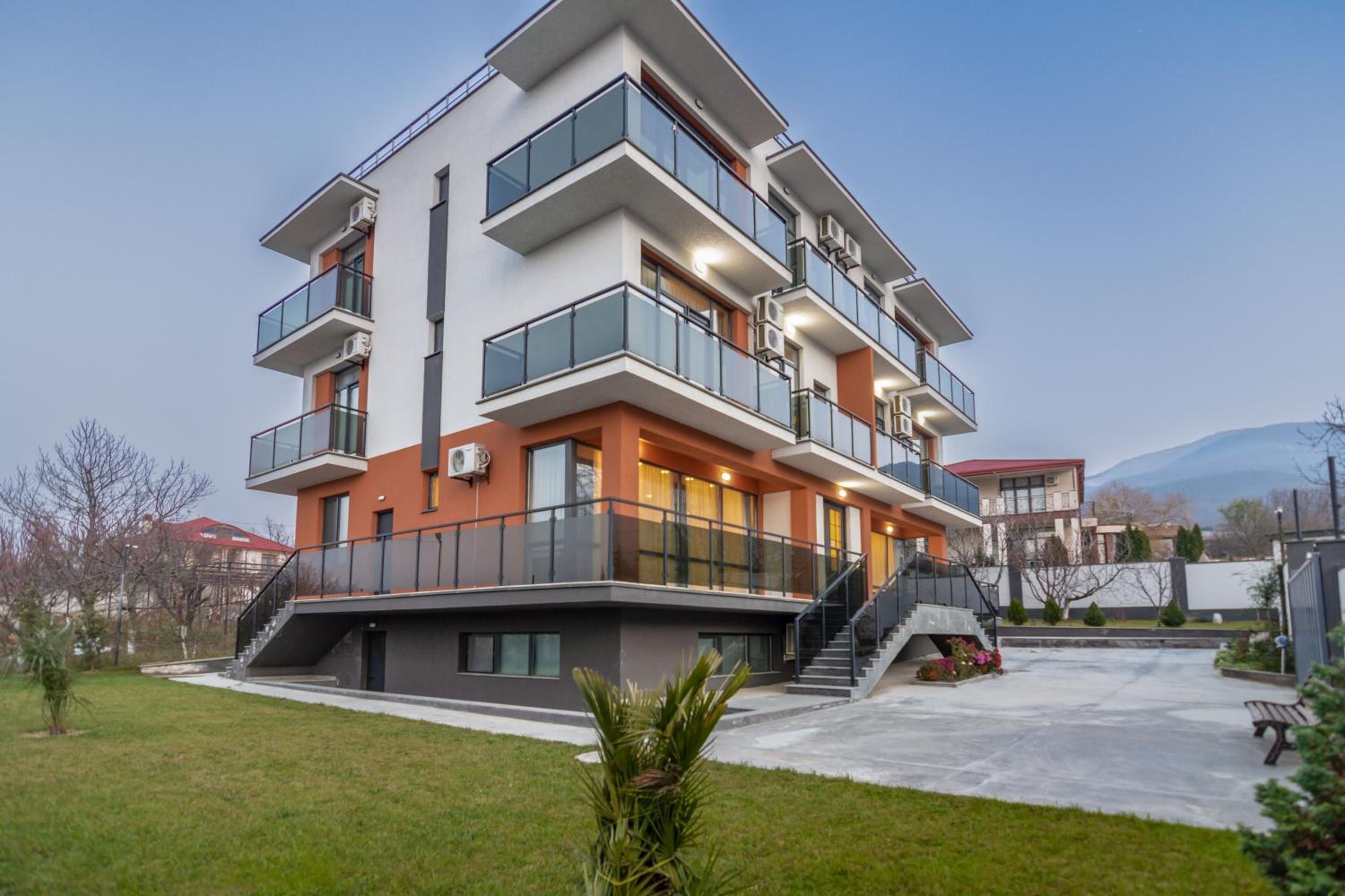 Hotel Alexandria - Image 1