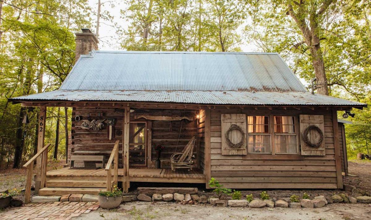 Jasper Vacations - The Bird  Butterfly Inn - Property Image 10