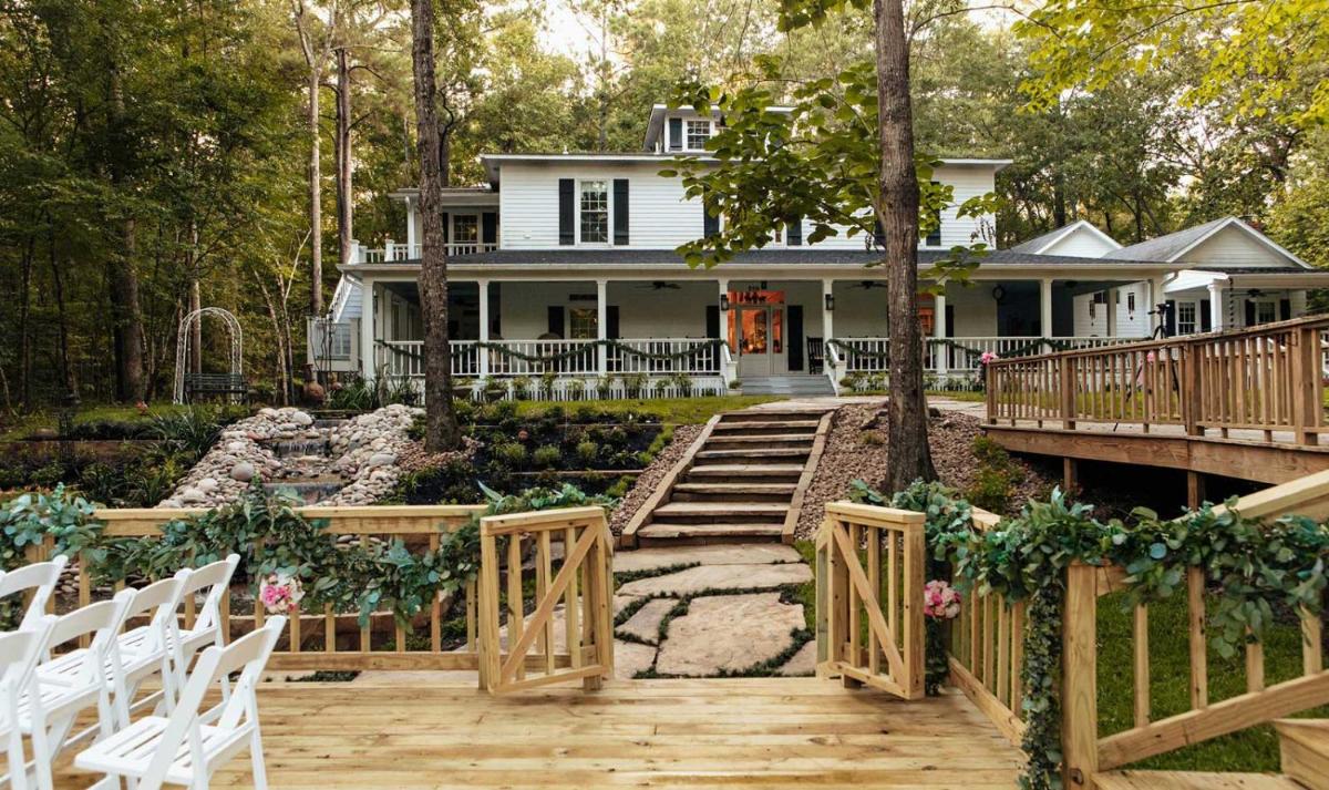 Jasper Vacations - The Bird  Butterfly Inn - Property Image 35