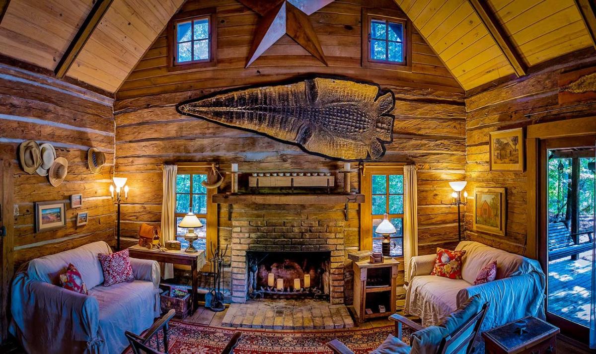 Jasper Vacations - The Bird  Butterfly Inn - Property Image 32