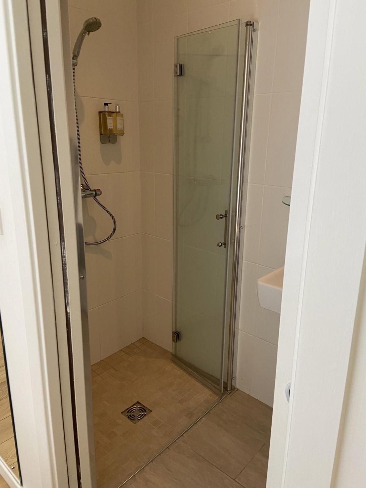 Yorkshire Dales Lodge 16 by Together Travel - 3-Bed Premium Ensuite view 4