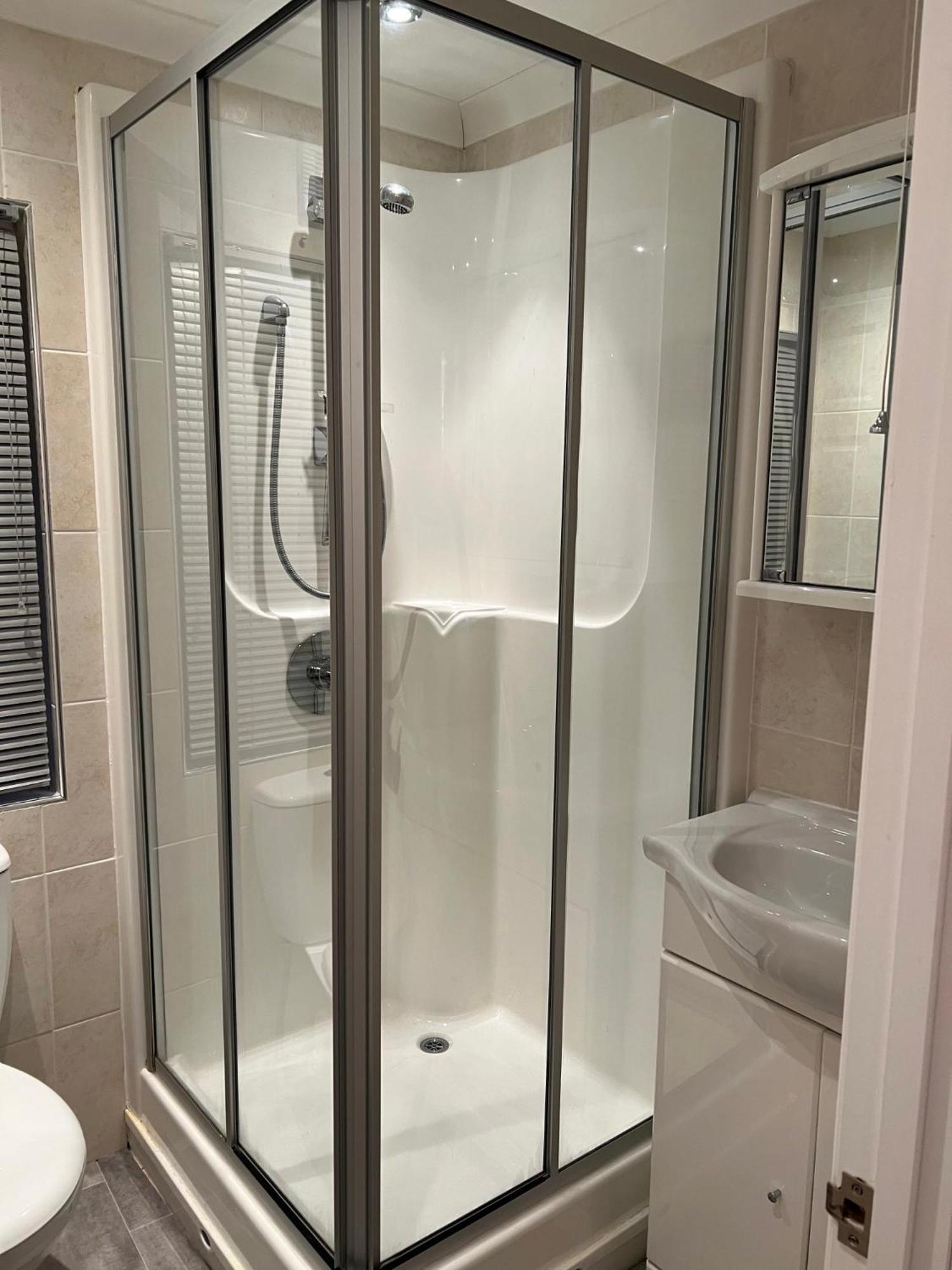 Windermere lodge,sleeps 6 view 2