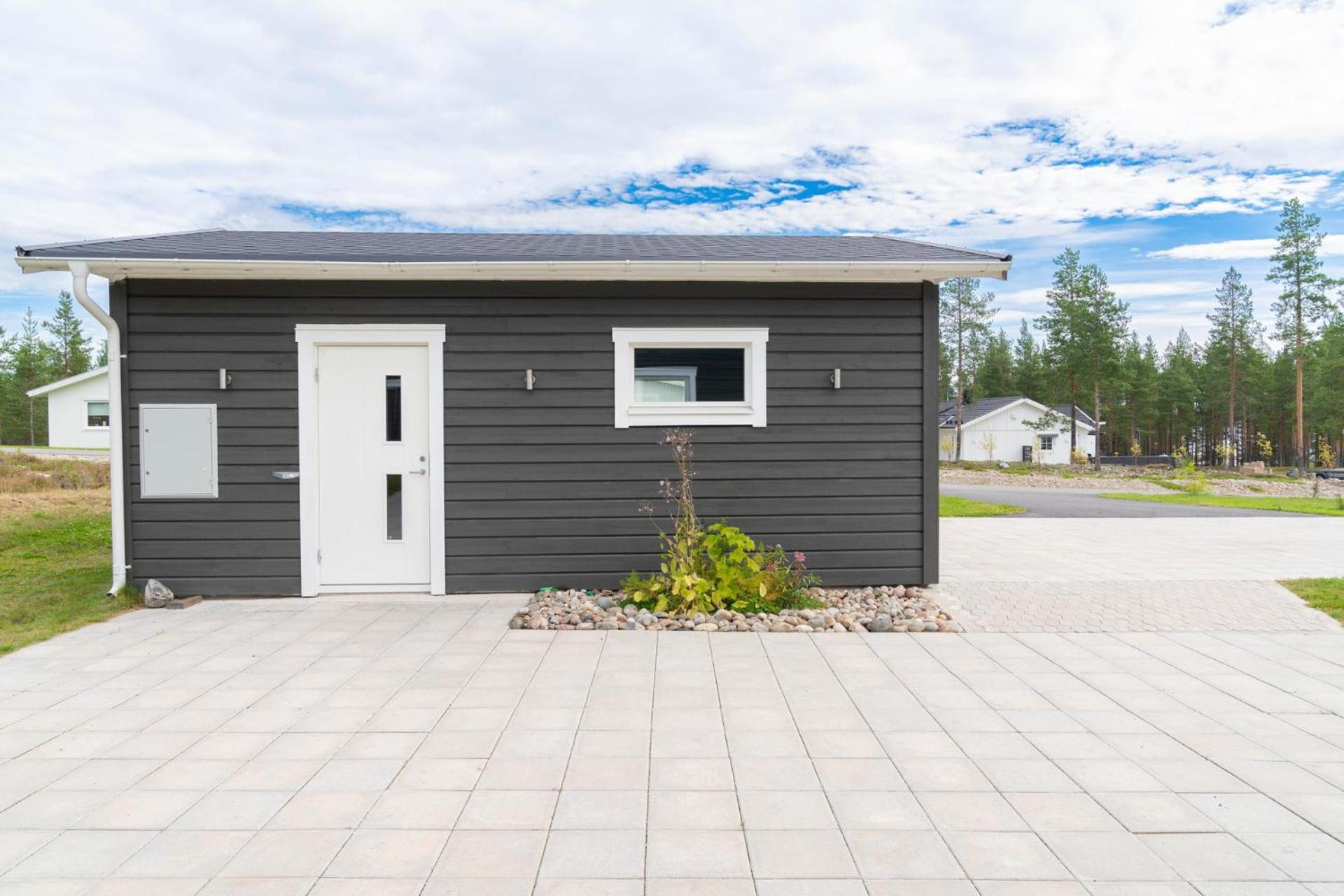 Guestly Homes - Seaside Stay with Sauna view 5