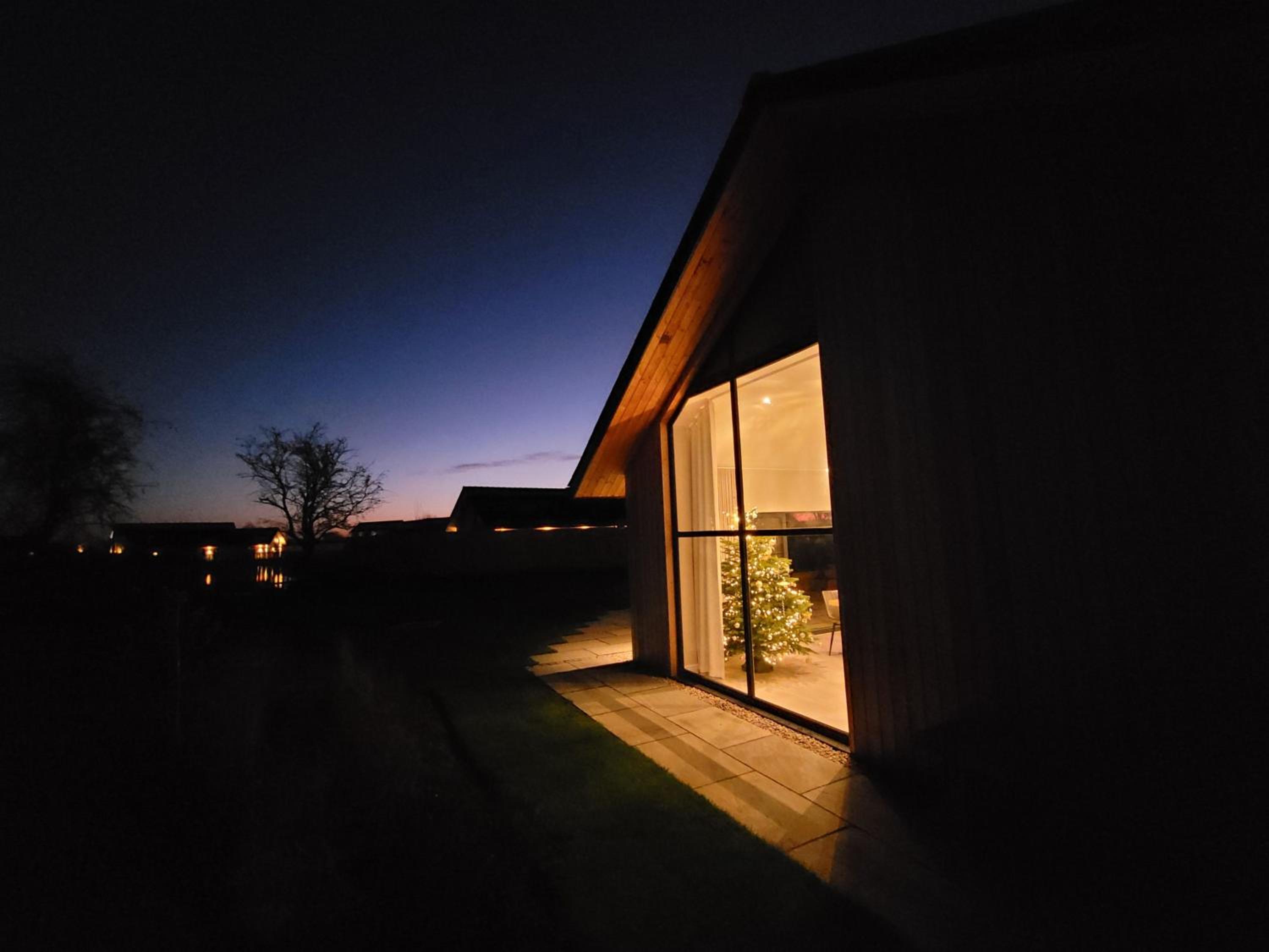 Blue Iris Cottage, Ashlin Farm Barns view 3