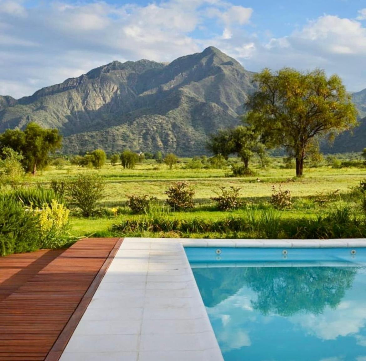 La Americana, casa entre sierras