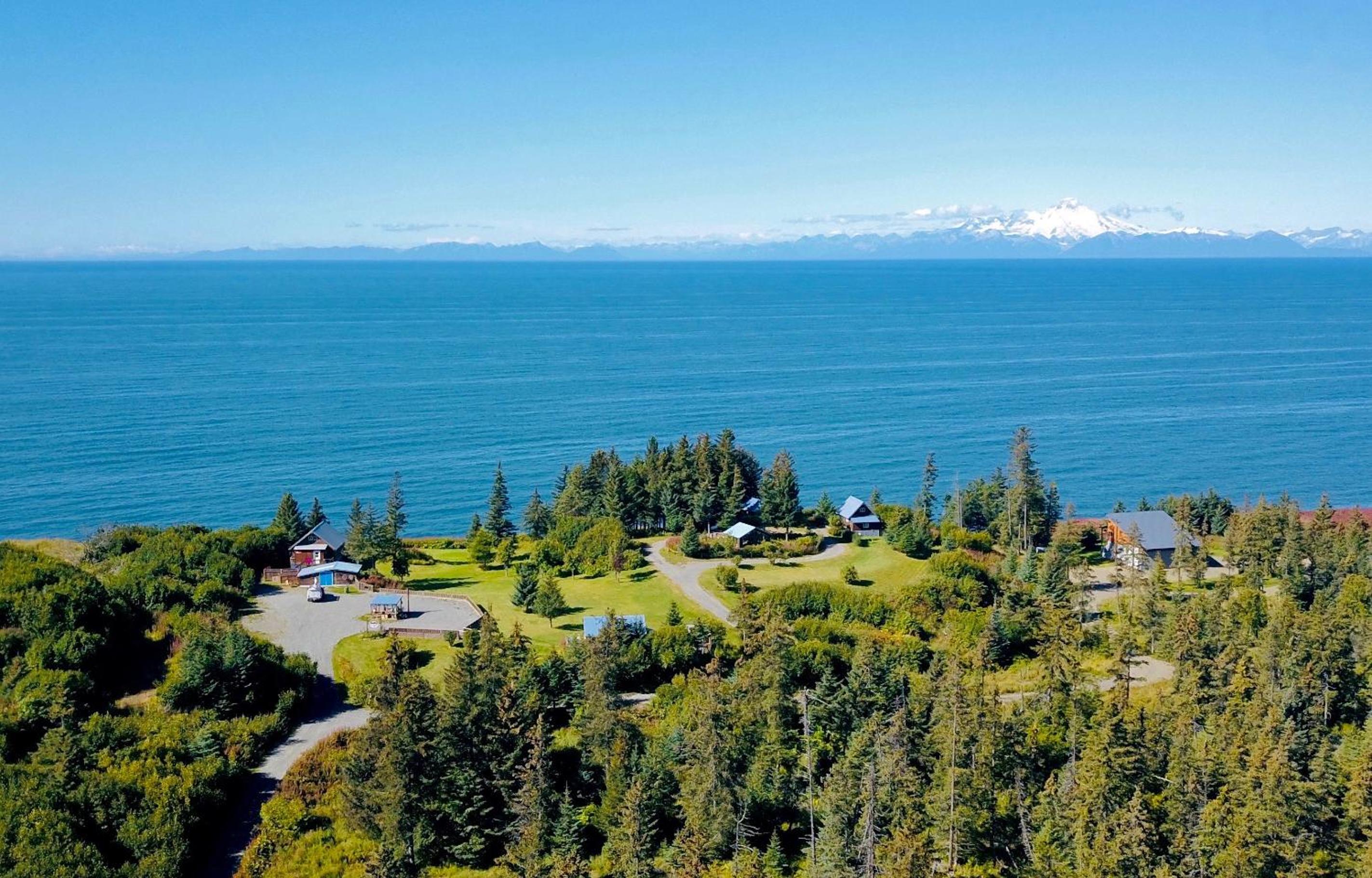 Homer Vacations - Lost Anchor Cabins - Ocean-view cabins on the bluff - Property Image 1