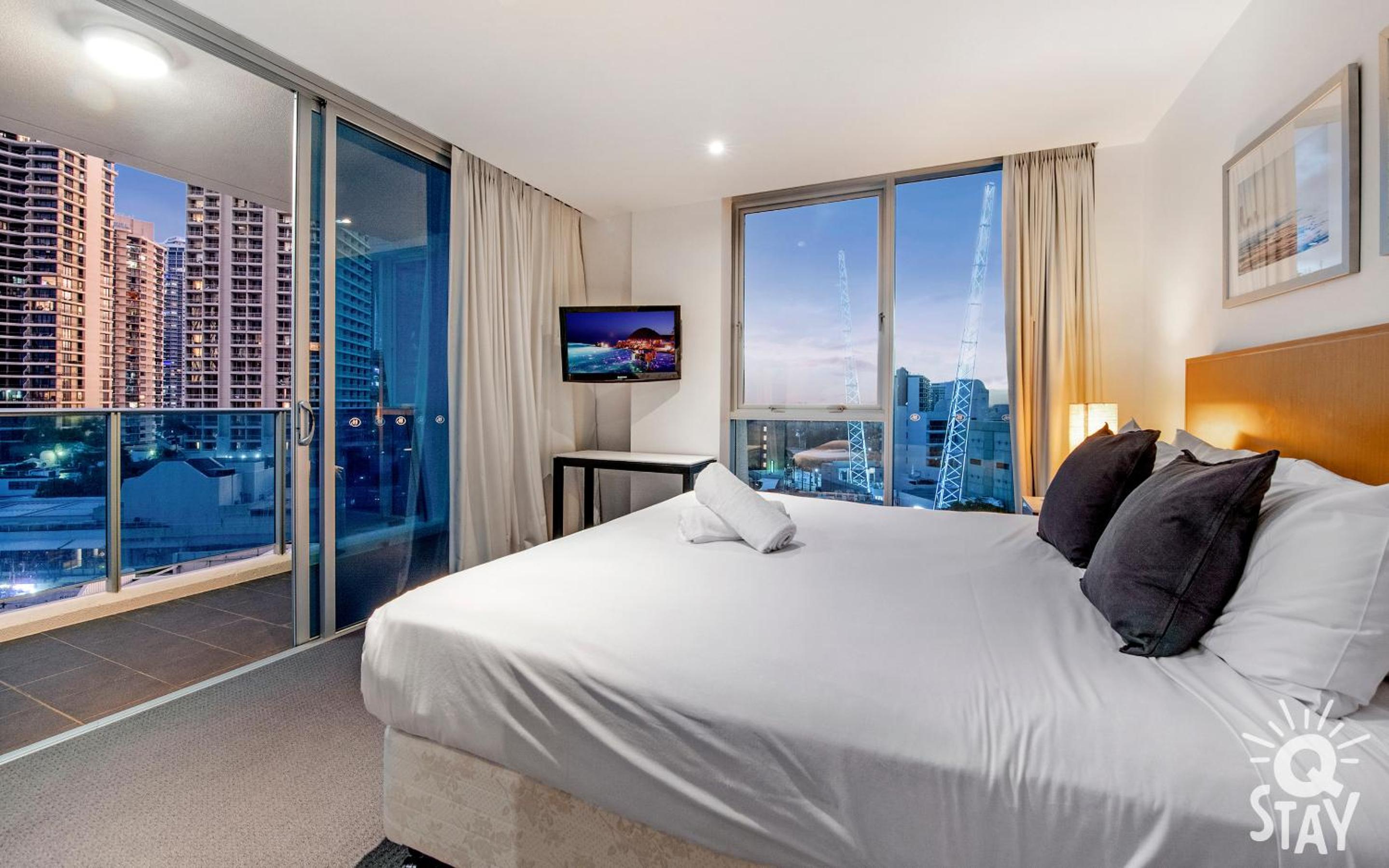 H'Residence Surfers Paradise MID WEEK MADNESS DEAL - Q Stay