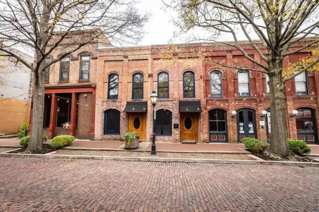 Luxury 2 BR 2 Bath Downtown Paducah Condo view 2