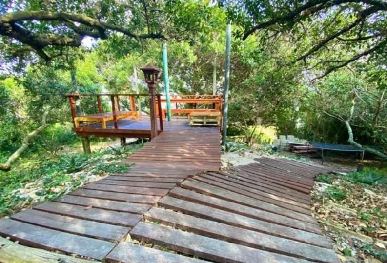 Milkwood Cabin Getaway view 3