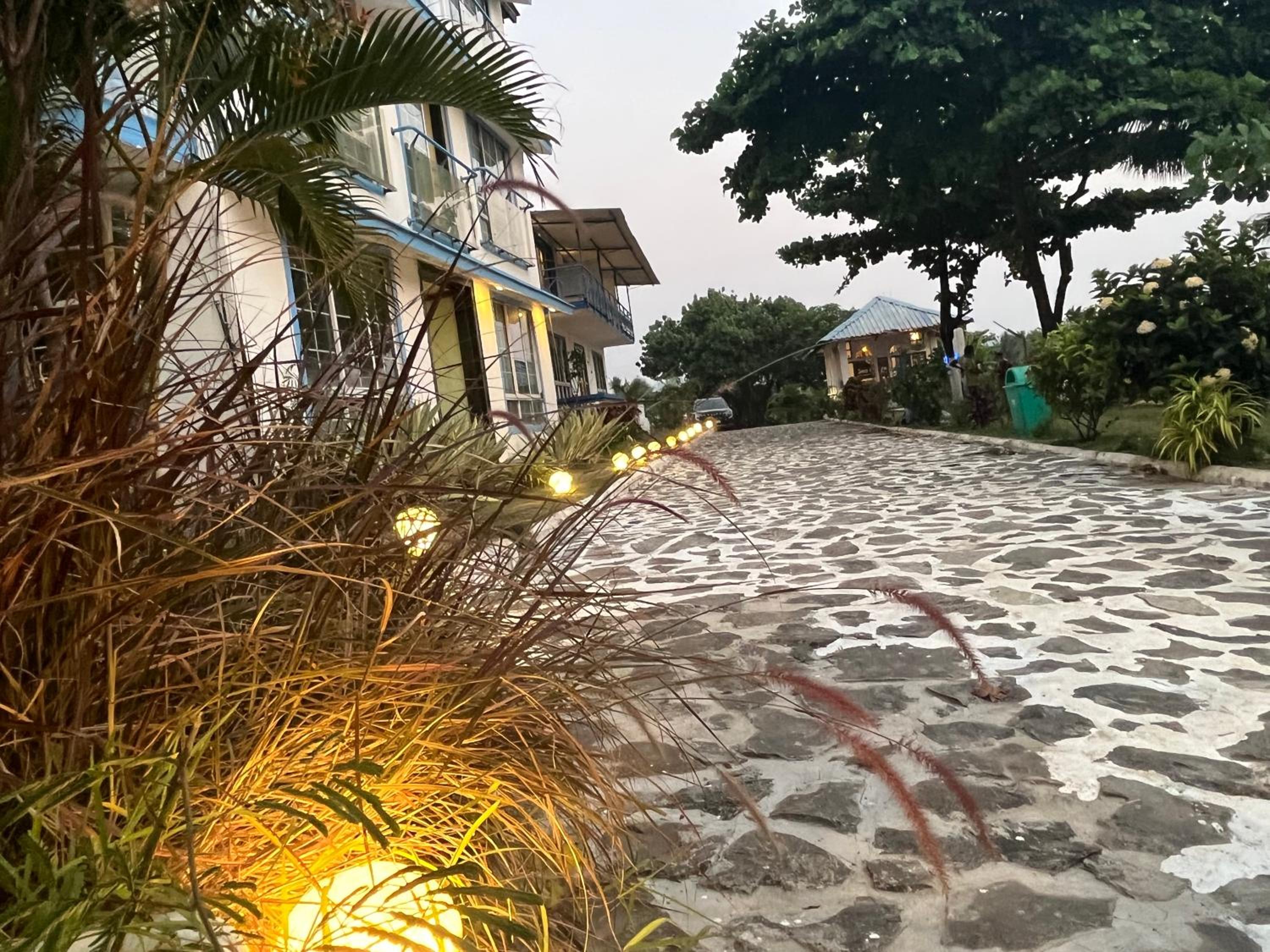 Sea Breeze Beach Resort Murud
